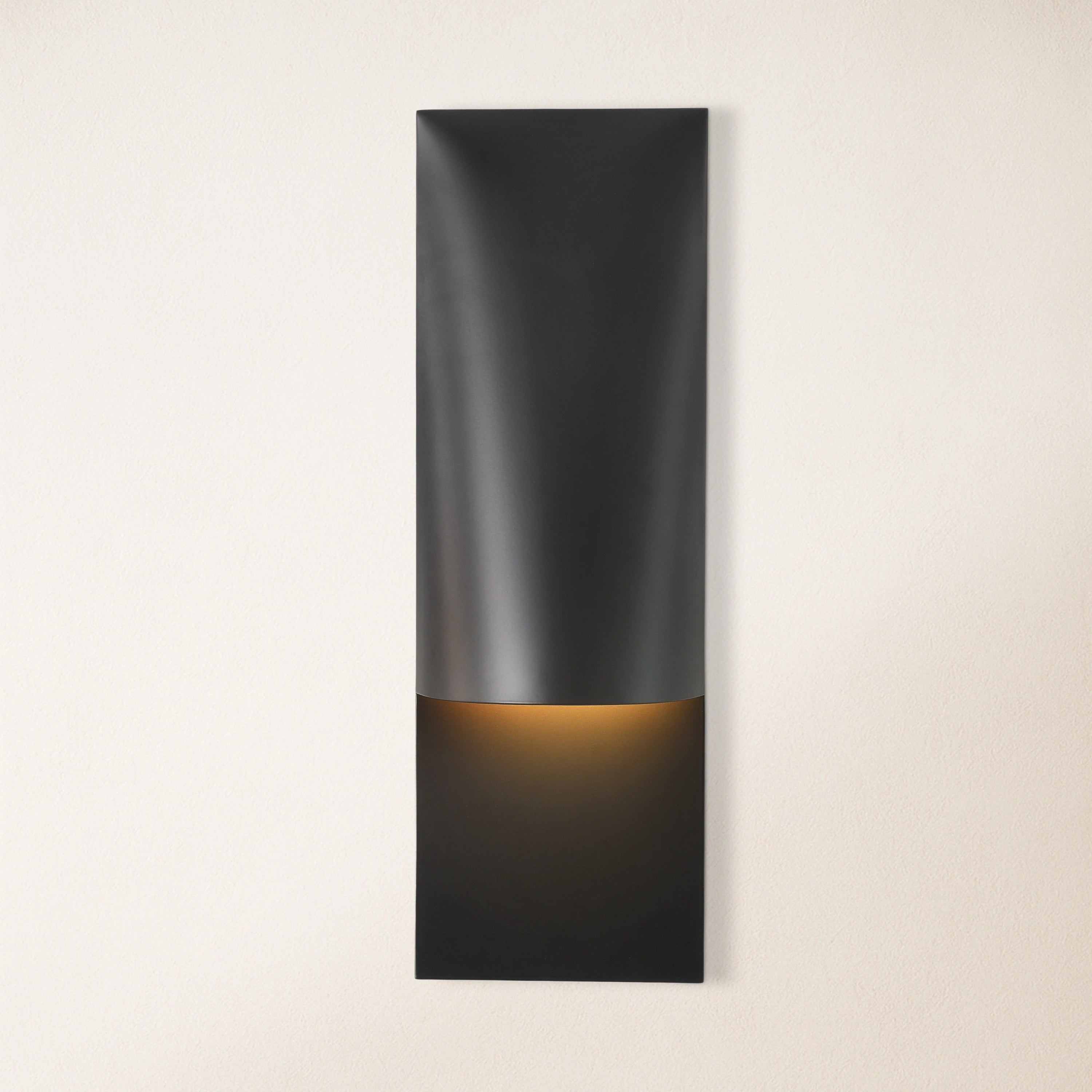Trany Vertical Wall Sconce 18"H#Finish_Black