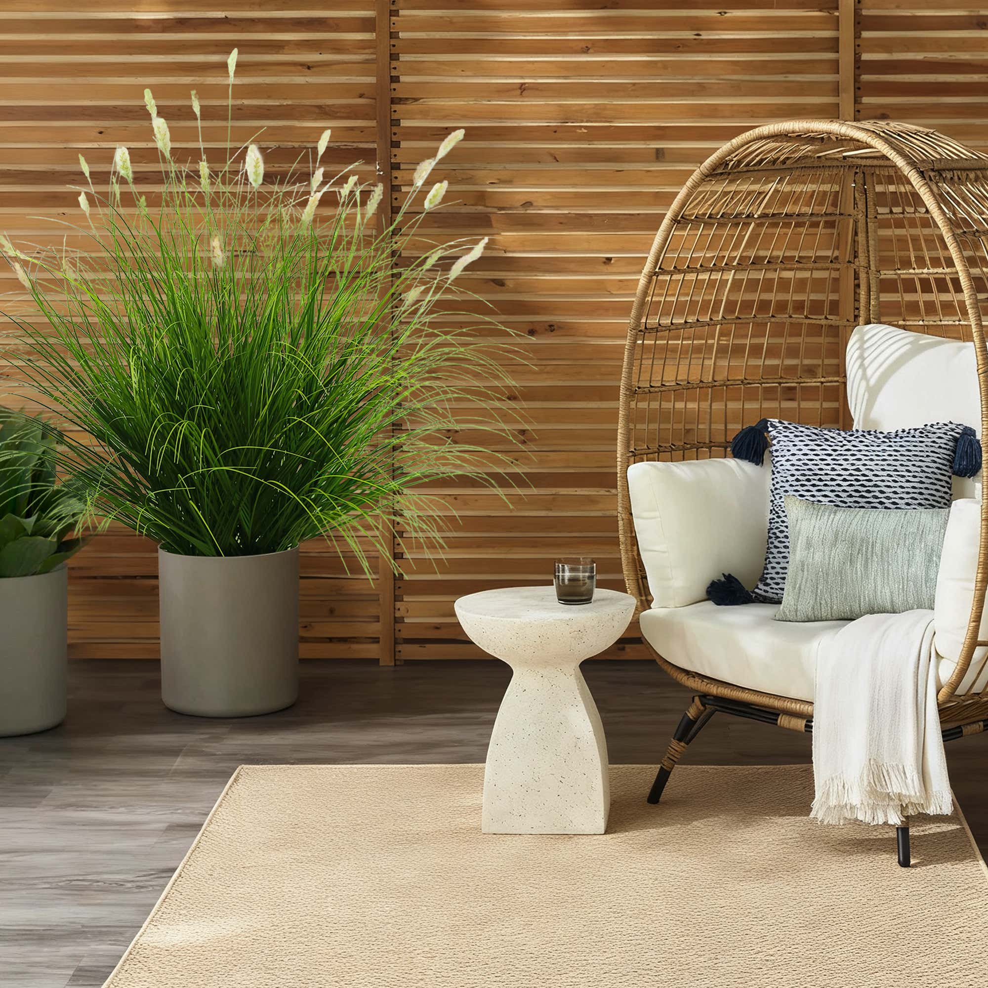 Künstliche Raupe mit 36 Köpfen und gebogenem und geradem Zwiebelgras-Bonsai, 23,9 cm hoch