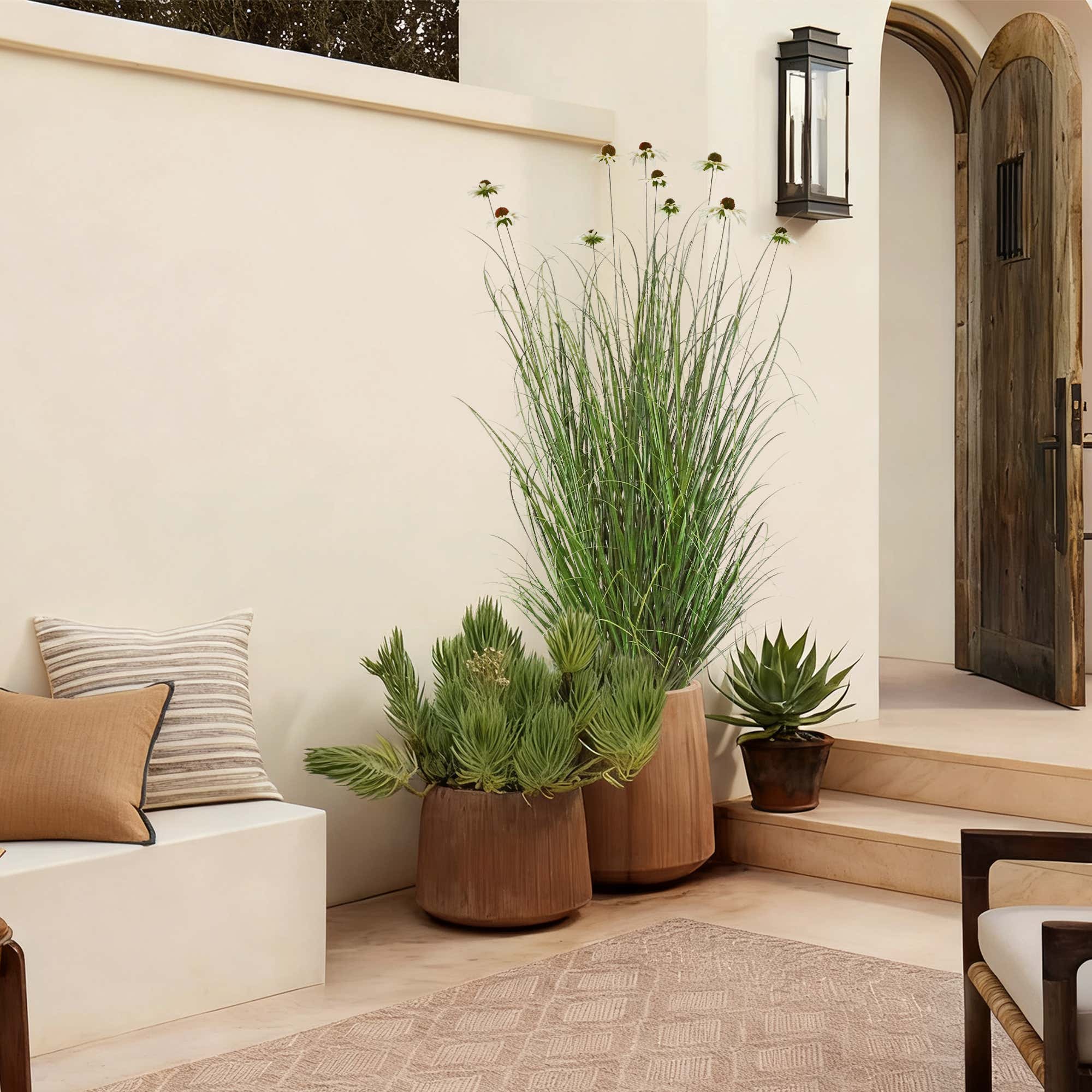 Künstliche 10-köpfige Chrysantheme mit gebogenem Zwiebelgras-Bonsai, 20 cm hoch