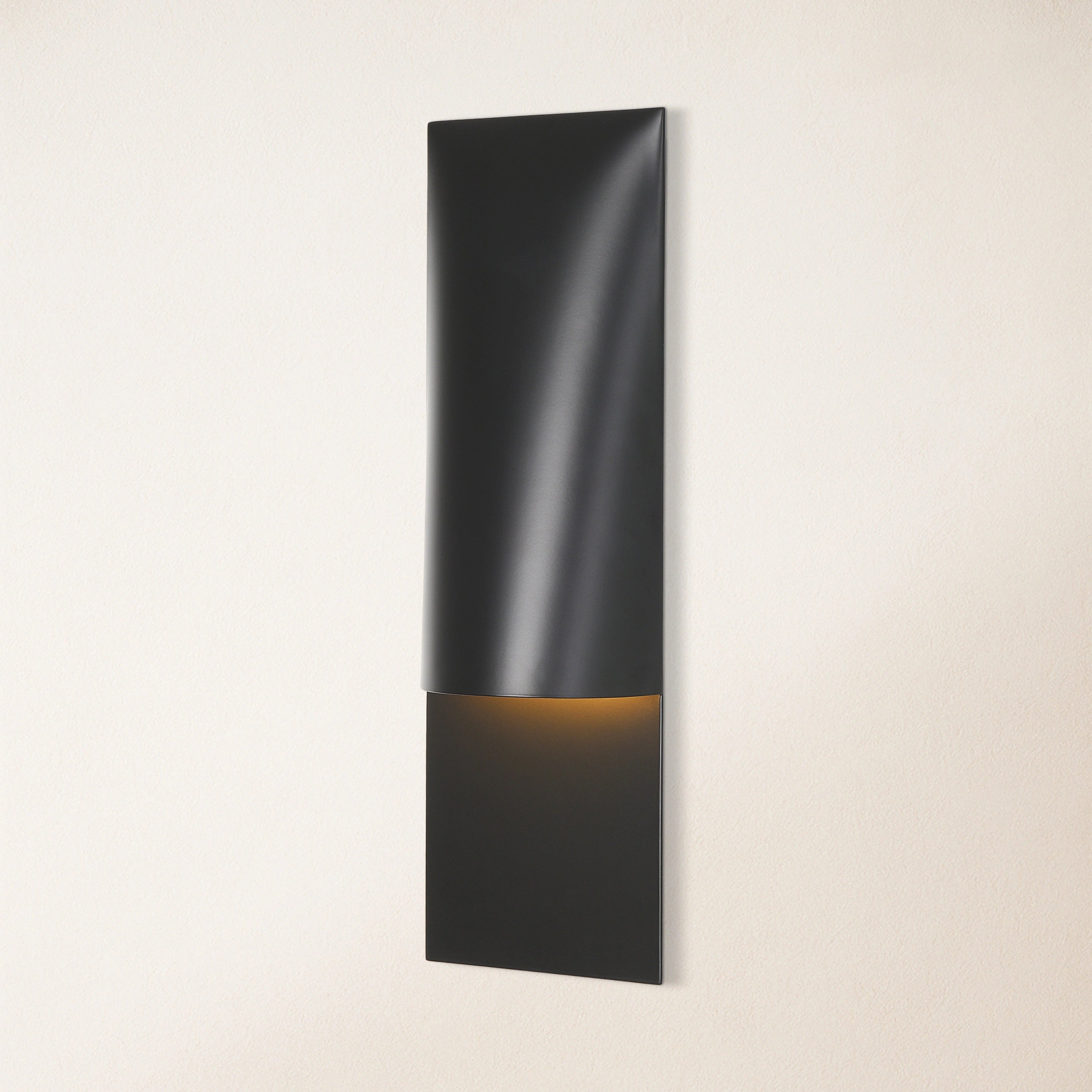 Trany Vertical Wall Sconce 18"H#Finish_Black