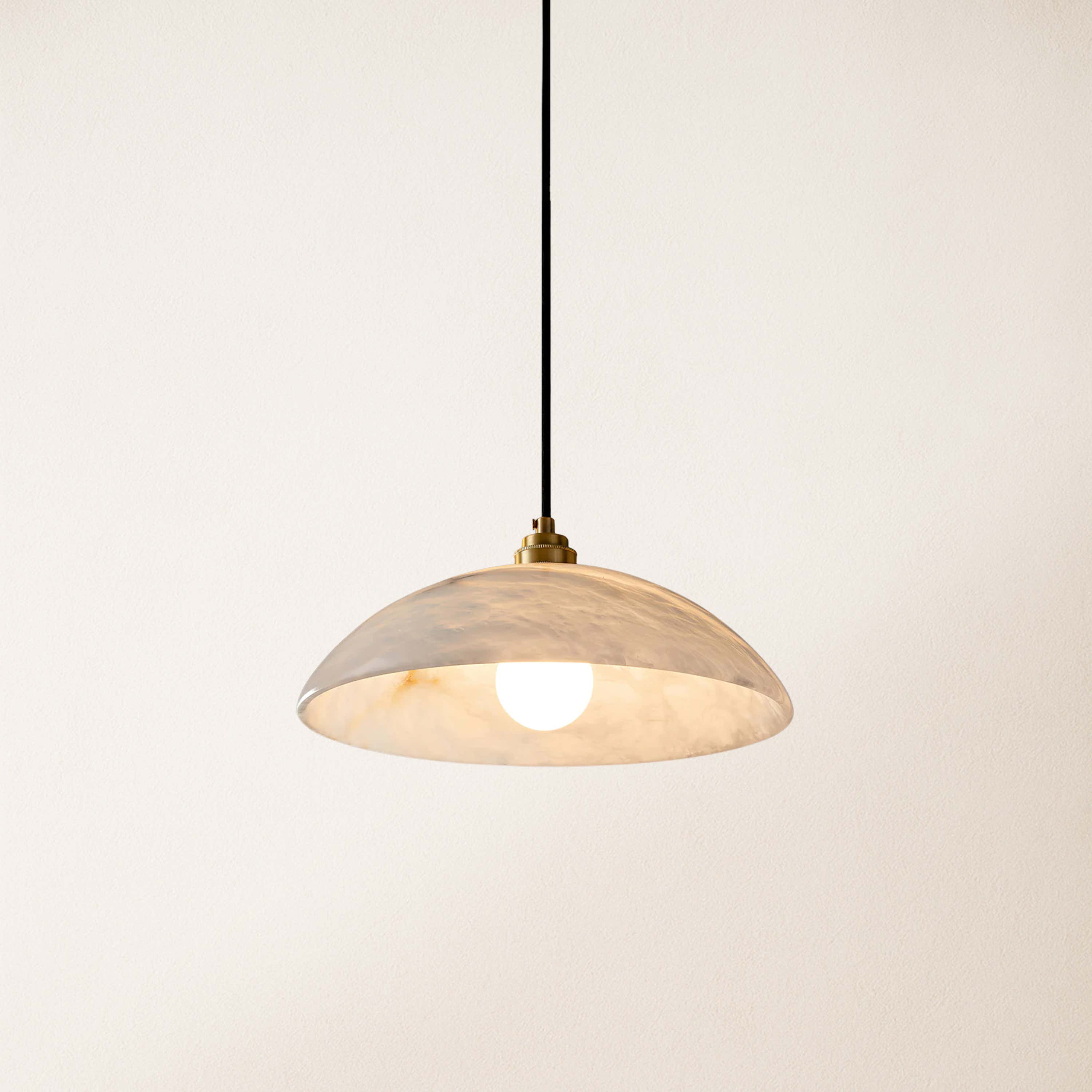 Dadaly Alabaster Moderner kleiner Kunstanhänger 16"D