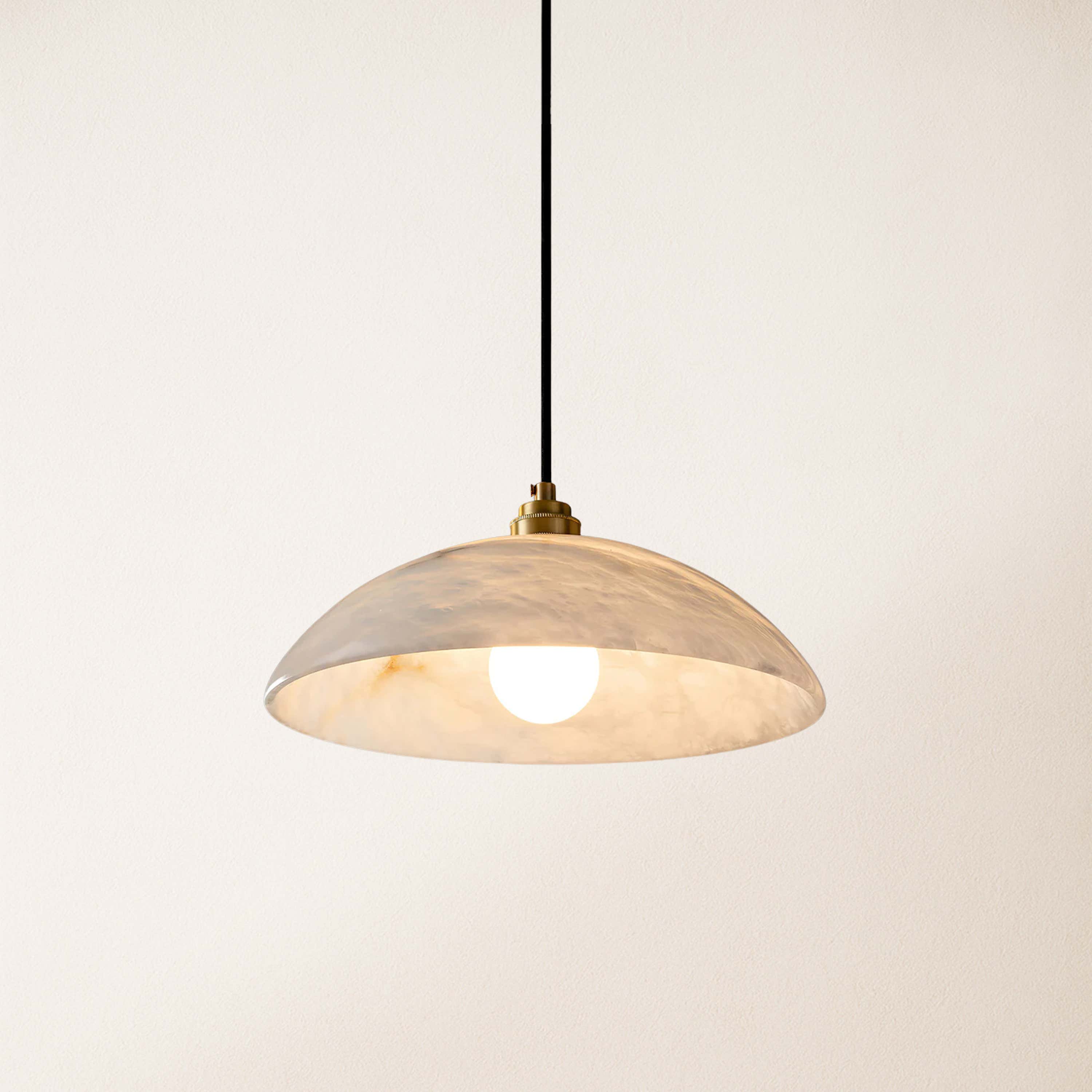 Dadaly Alabaster Moderner kleiner Kunstanhänger 20"D