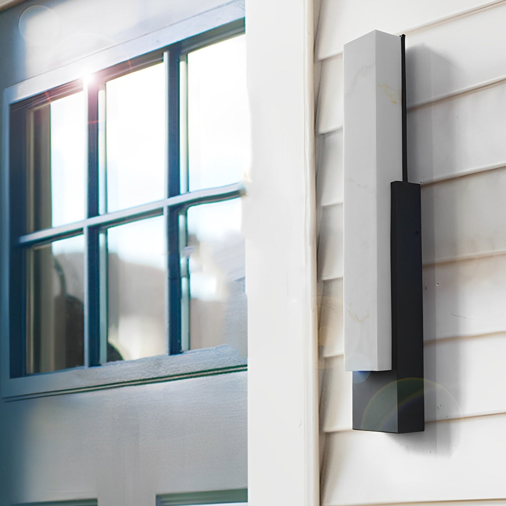 Wasserdichte LED-Wandleuchte im Marmor-Look in Schwarz