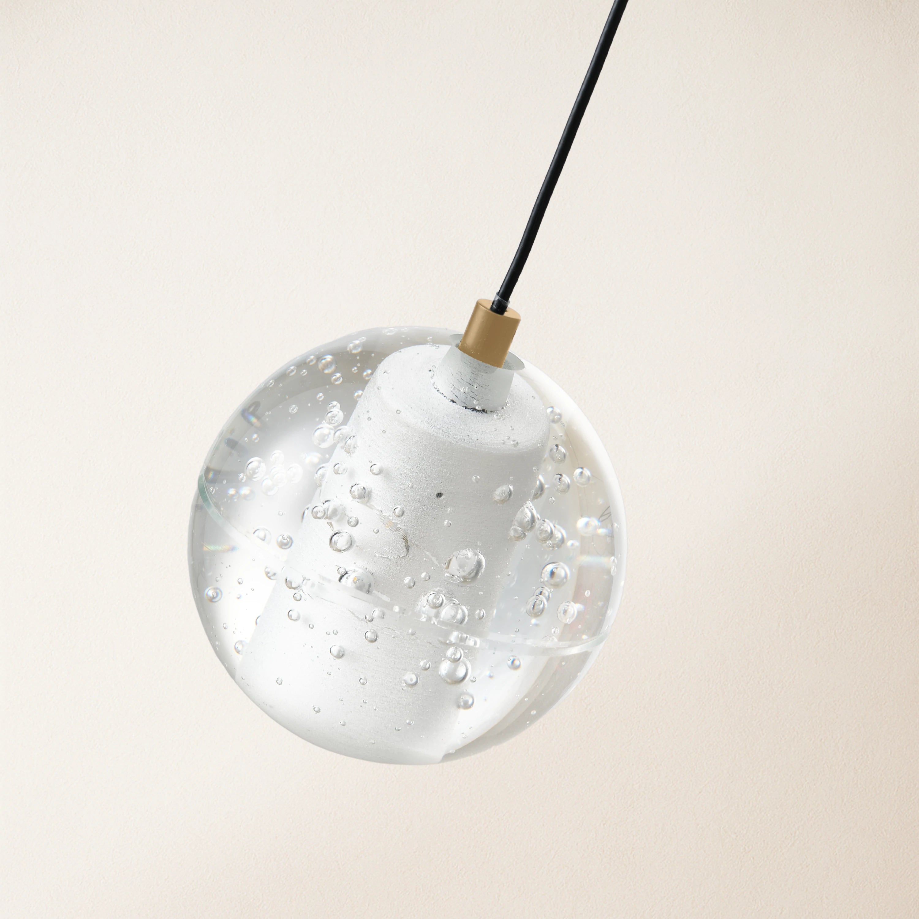 Deckenpendelleuchte mit Perlenkugeln, 10,2 cm Durchmesser