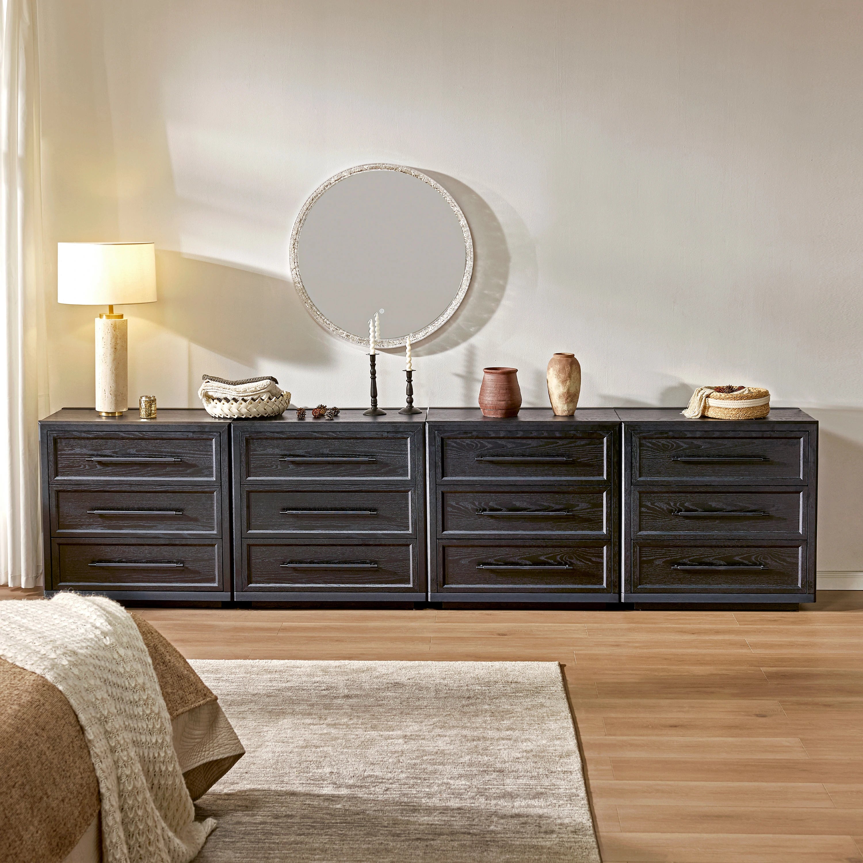 Alvar 126″ Eichenkommode mit 12 Schubladen (4er-Set)