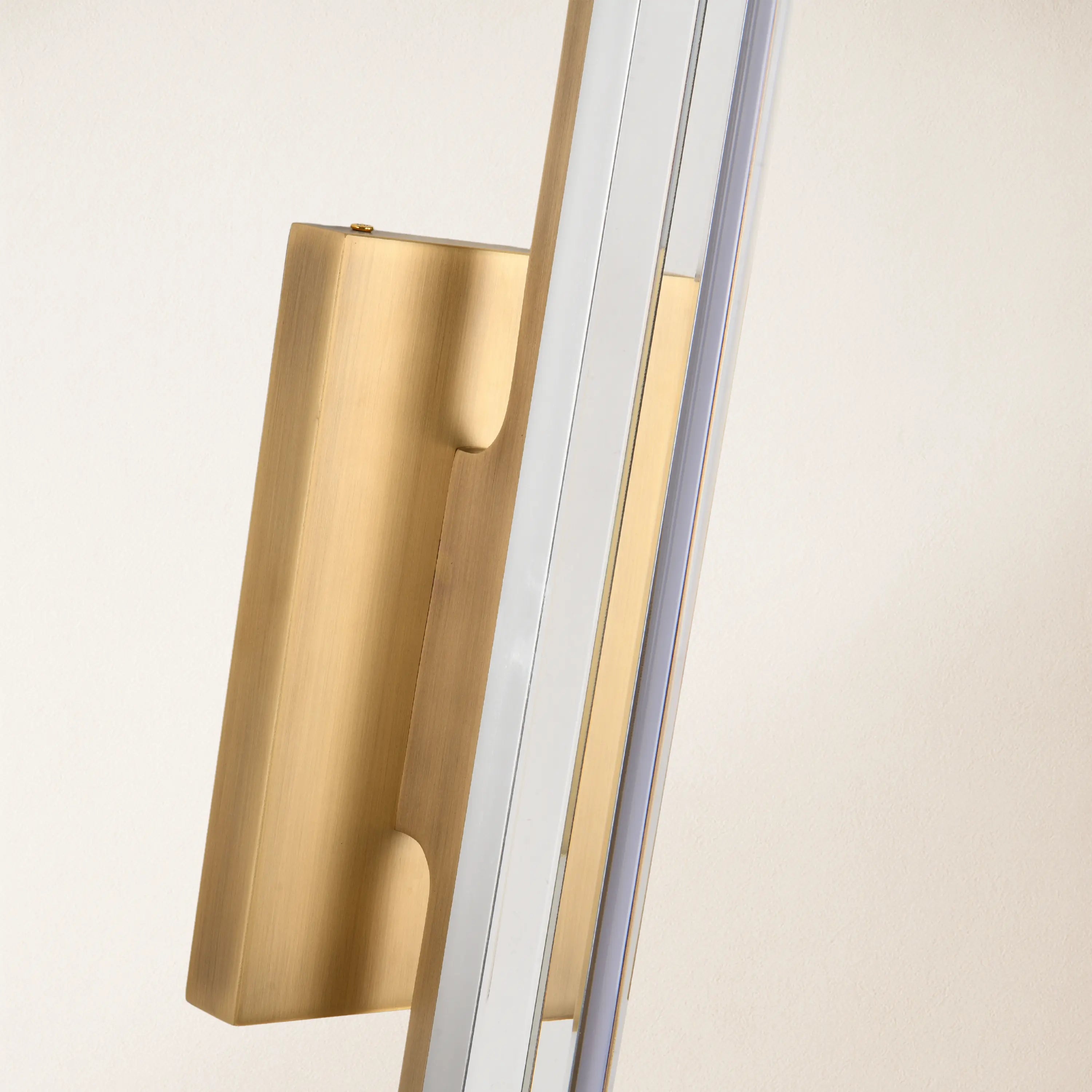 Clara Glow Crystal Single Wall Sconce 19"#Finish_Gold