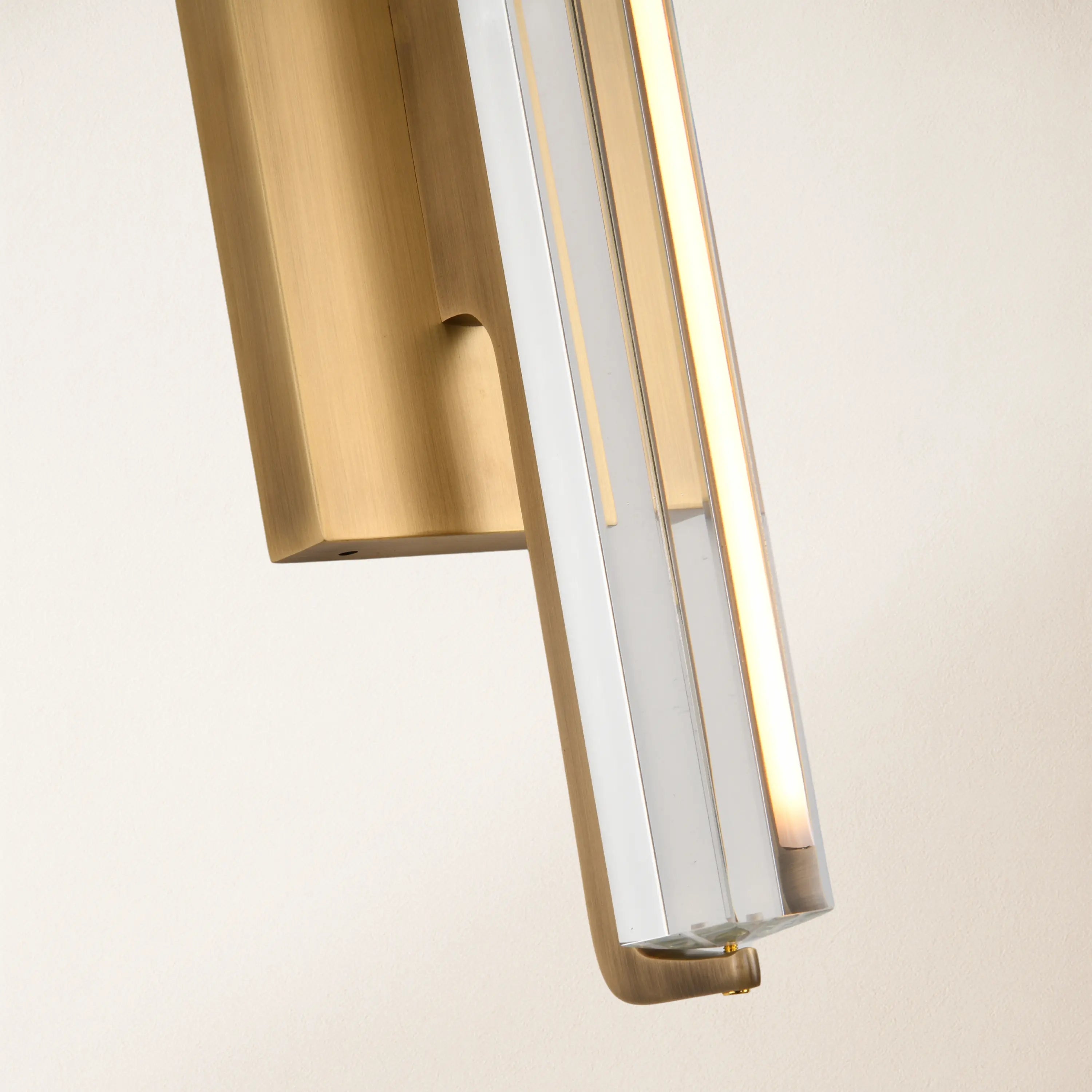 Clara Glow Crystal Single Wall Sconce 19"#Finish_Gold