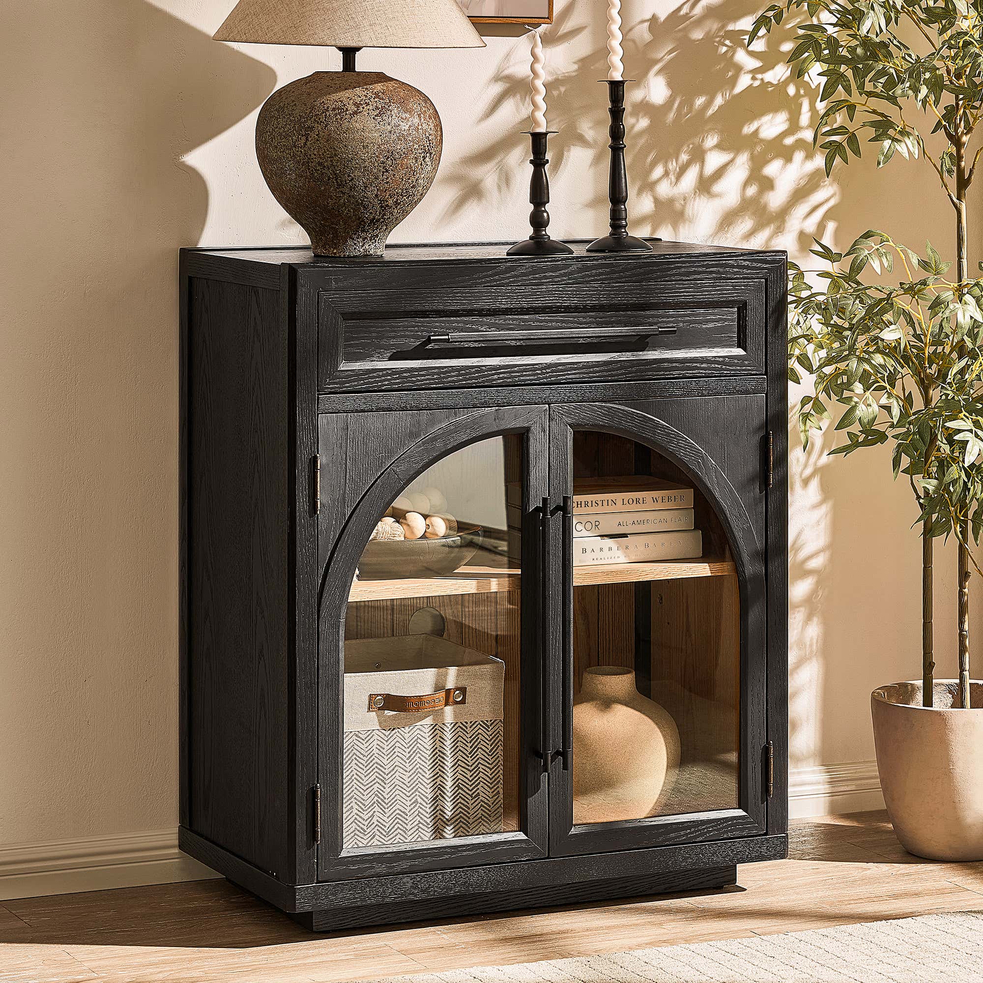 Alvar gewölbter 32-Zoll-Lagerschrank aus Eiche mit Schubladen