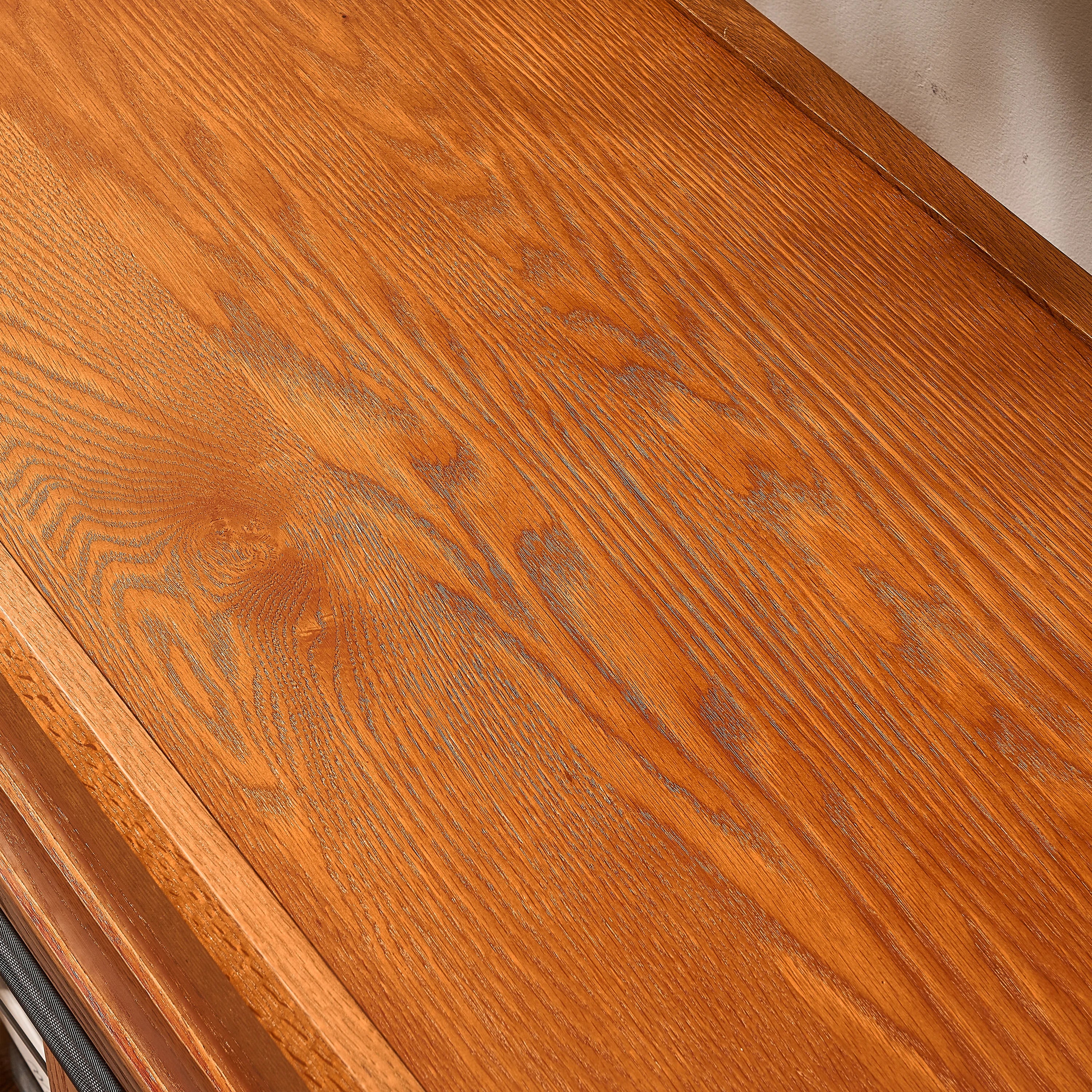 Alvar Sideboard aus gewölbtem Glas aus Eiche, 160 cm breit