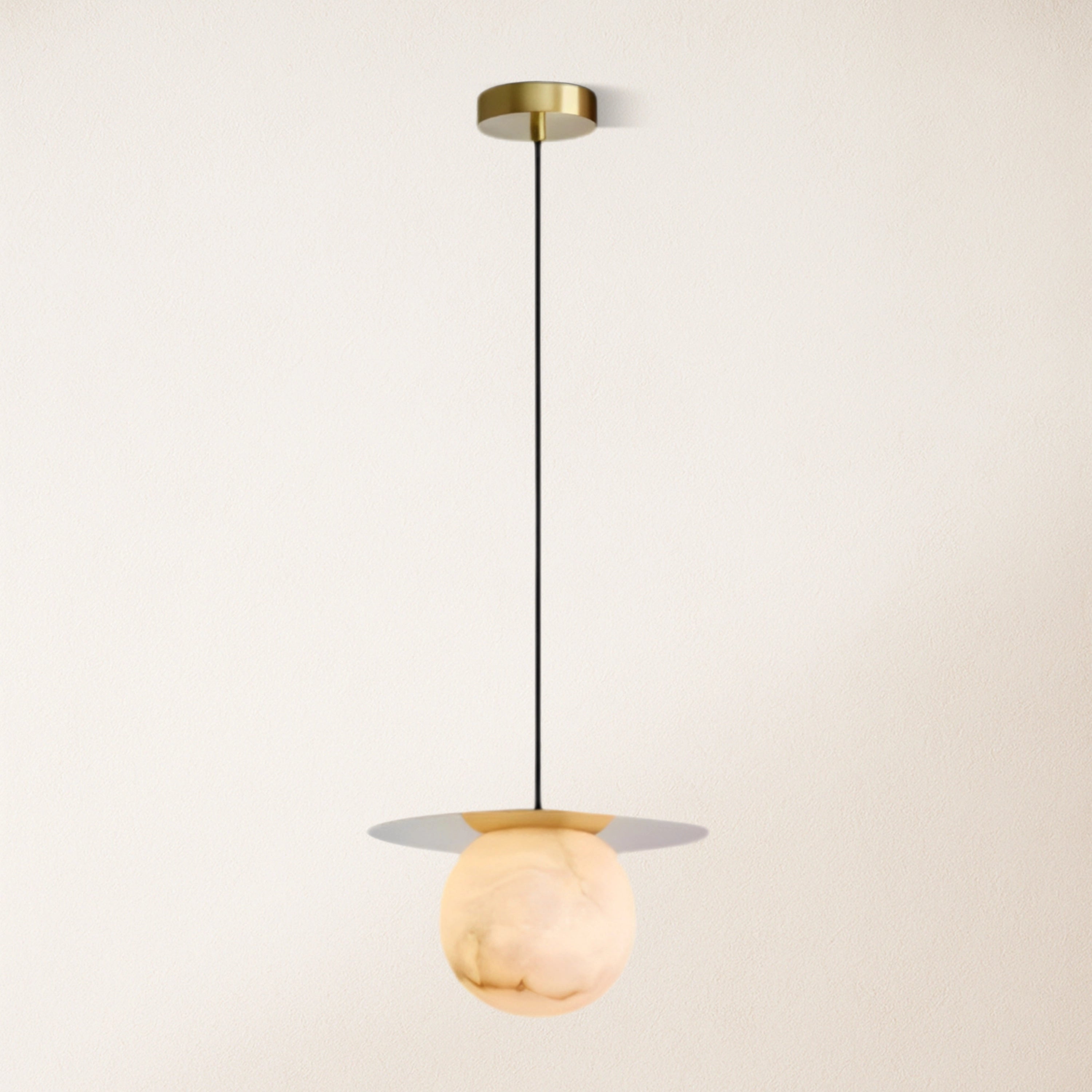 Dadaly Garfield Spanischer Alabaster-Anhänger, klein, Kunst, Nachttisch, 25,4 cm Durchmesser