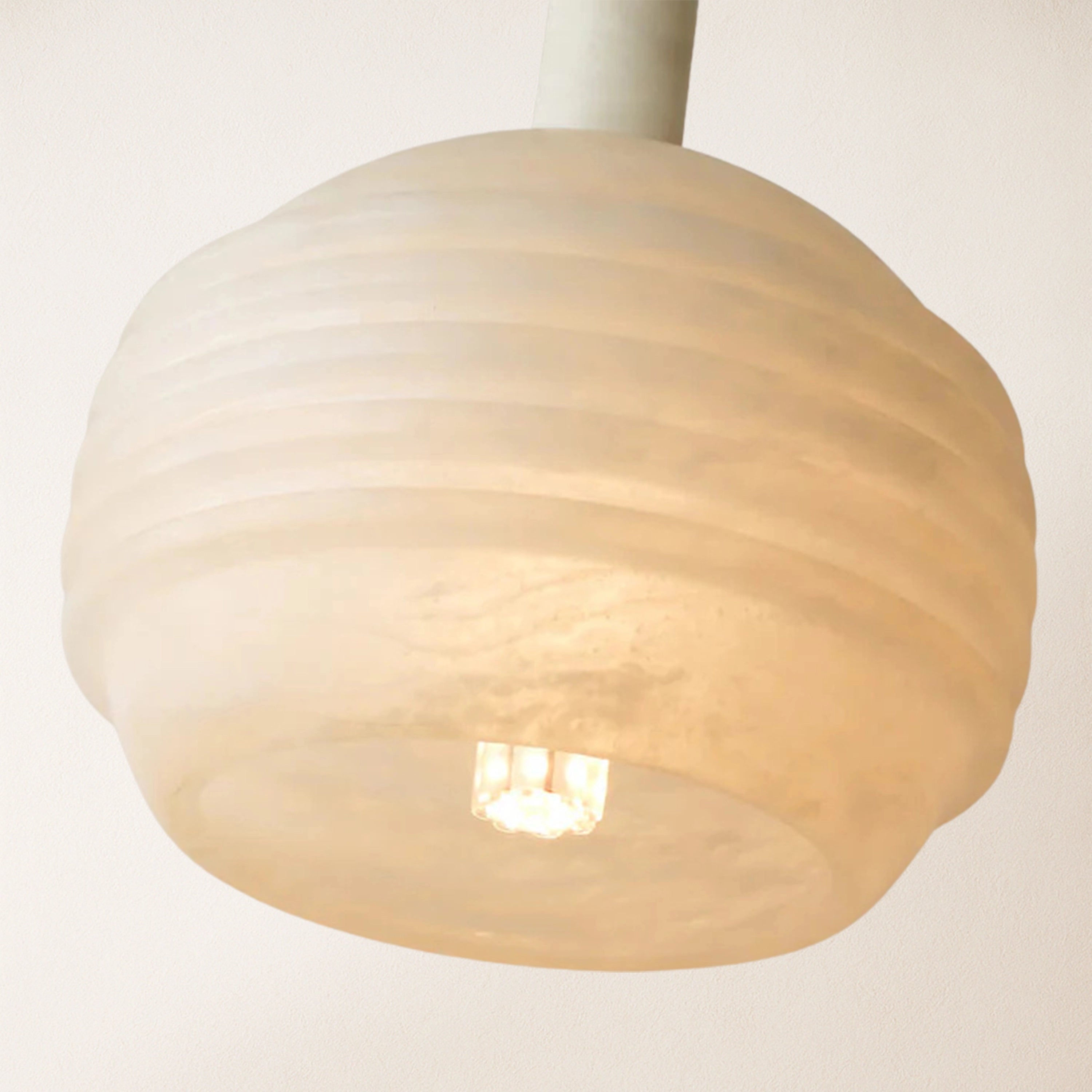Dadaly Lottia Alabaster Kleine Kunst-Pendelleuchte, 25,4 cm Durchmesser