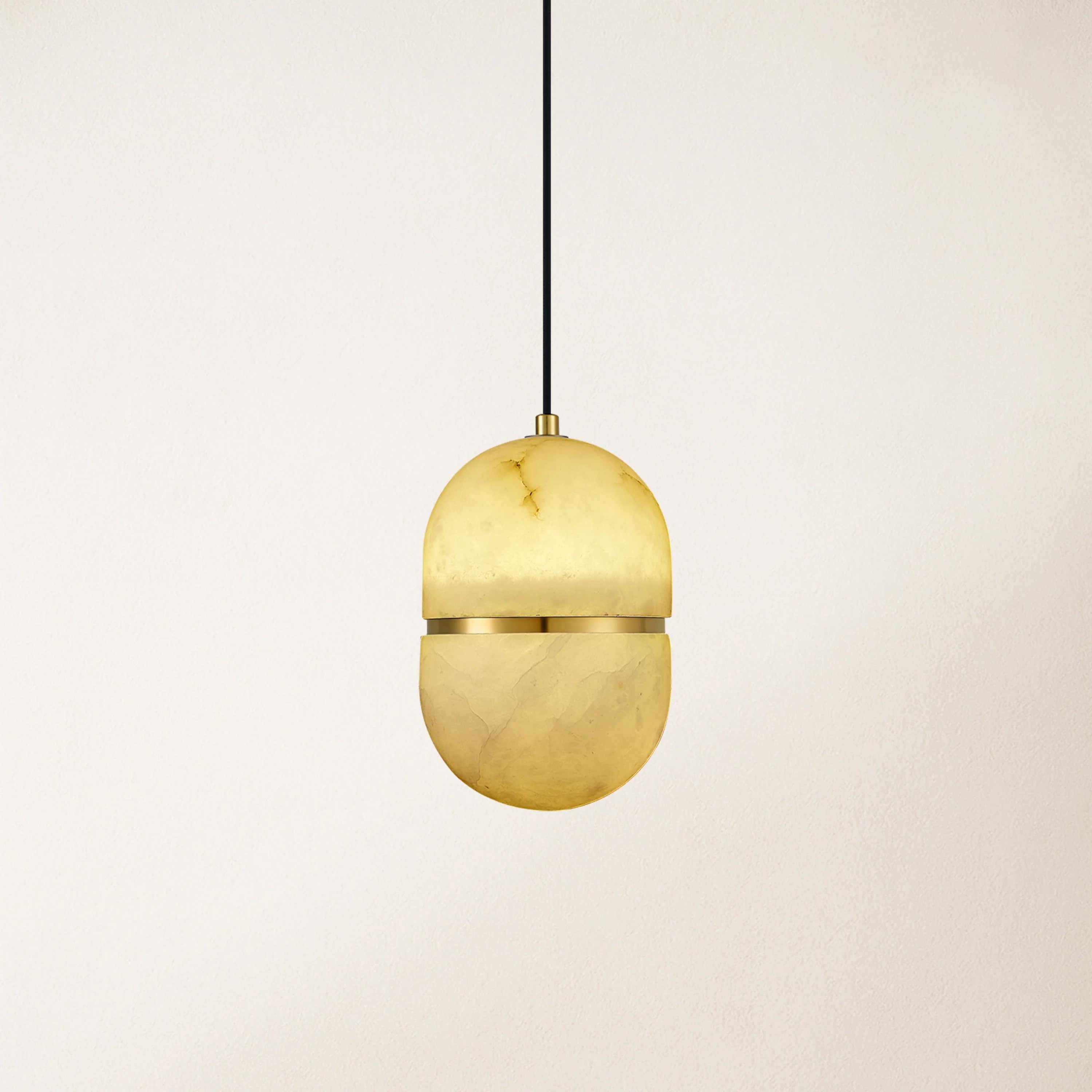 Moderne Anhängerkette Hecate Alabaster, 14 cm Durchmesser