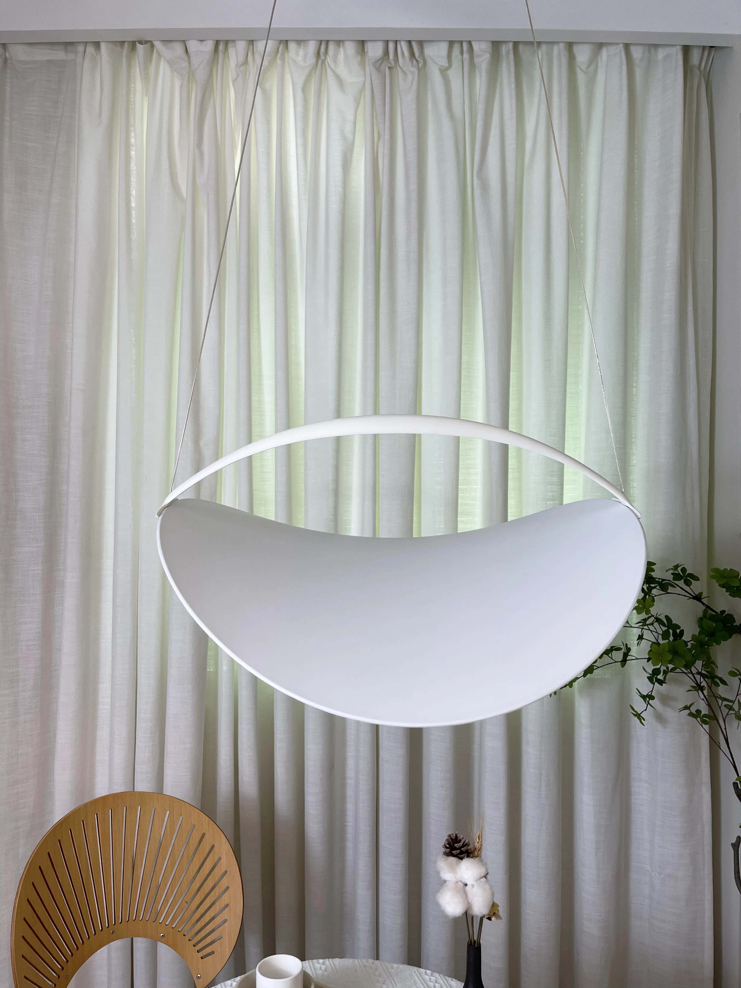Luvra Floating Arc Pendant Light