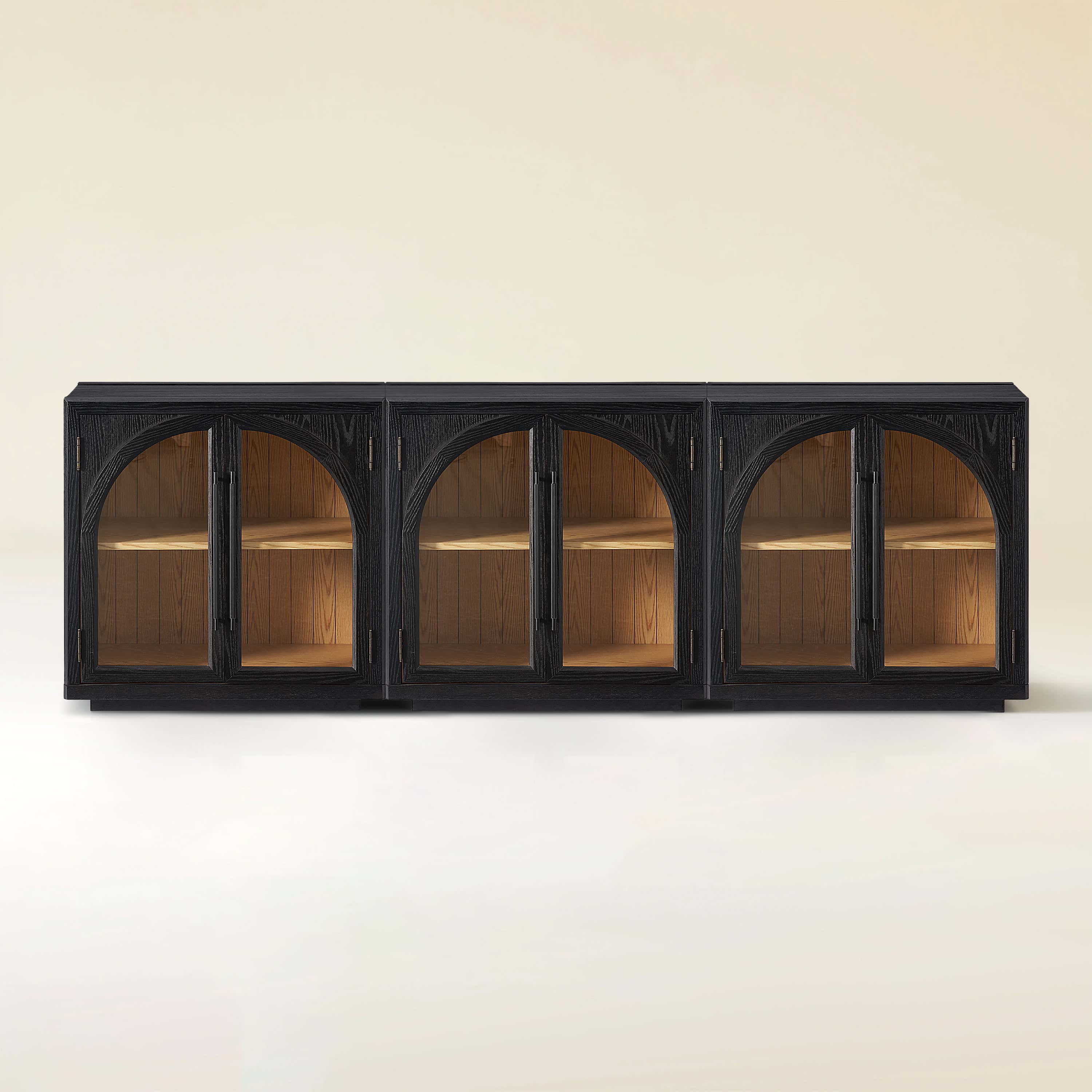 Alvar gewölbte 94,5-Zoll-Medienkonsole aus Eiche (3er-Set)