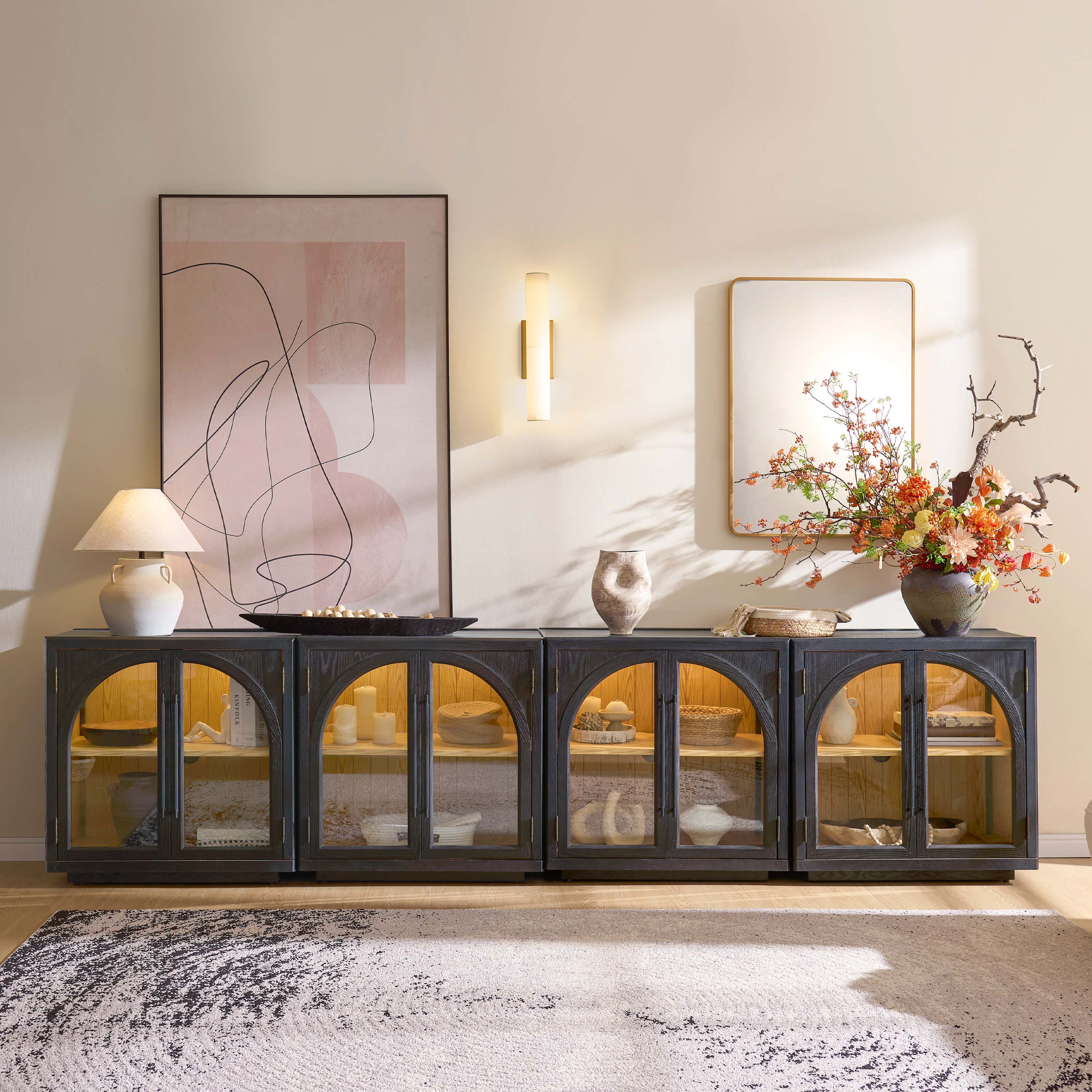 Alvar gewölbte 126″ Medienkonsole aus Eiche (4er-Set)