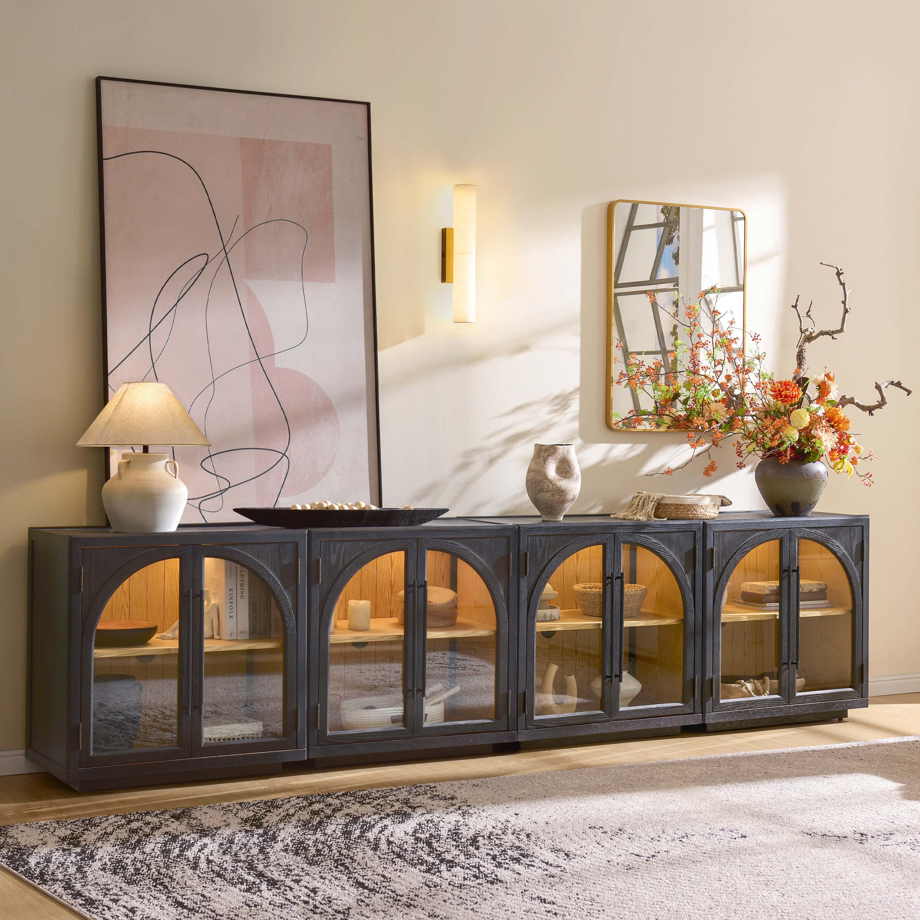 Alvar gewölbte 126″ Medienkonsole aus Eiche (4er-Set)