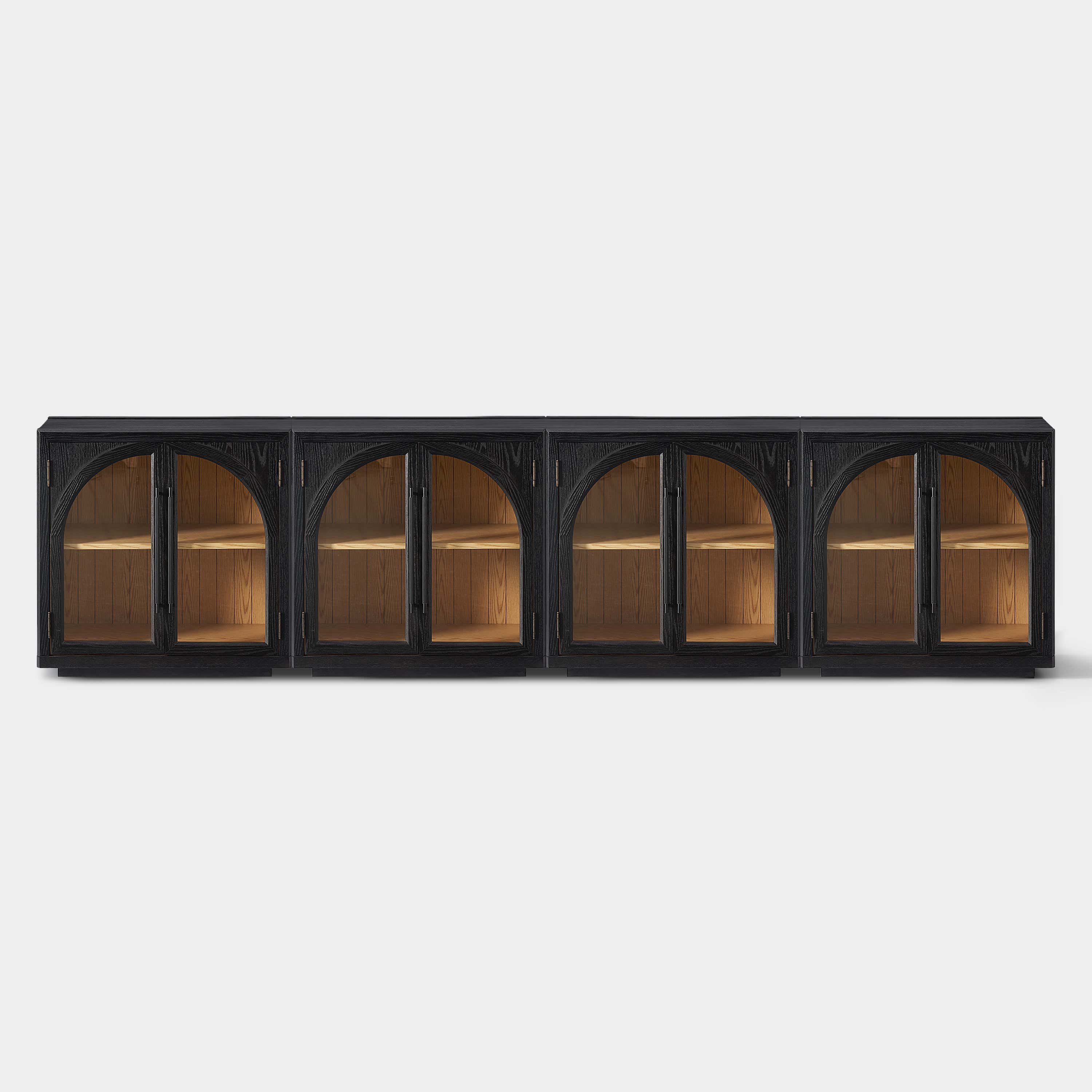 Alvar gewölbte 126″ Medienkonsole aus Eiche (4er-Set)