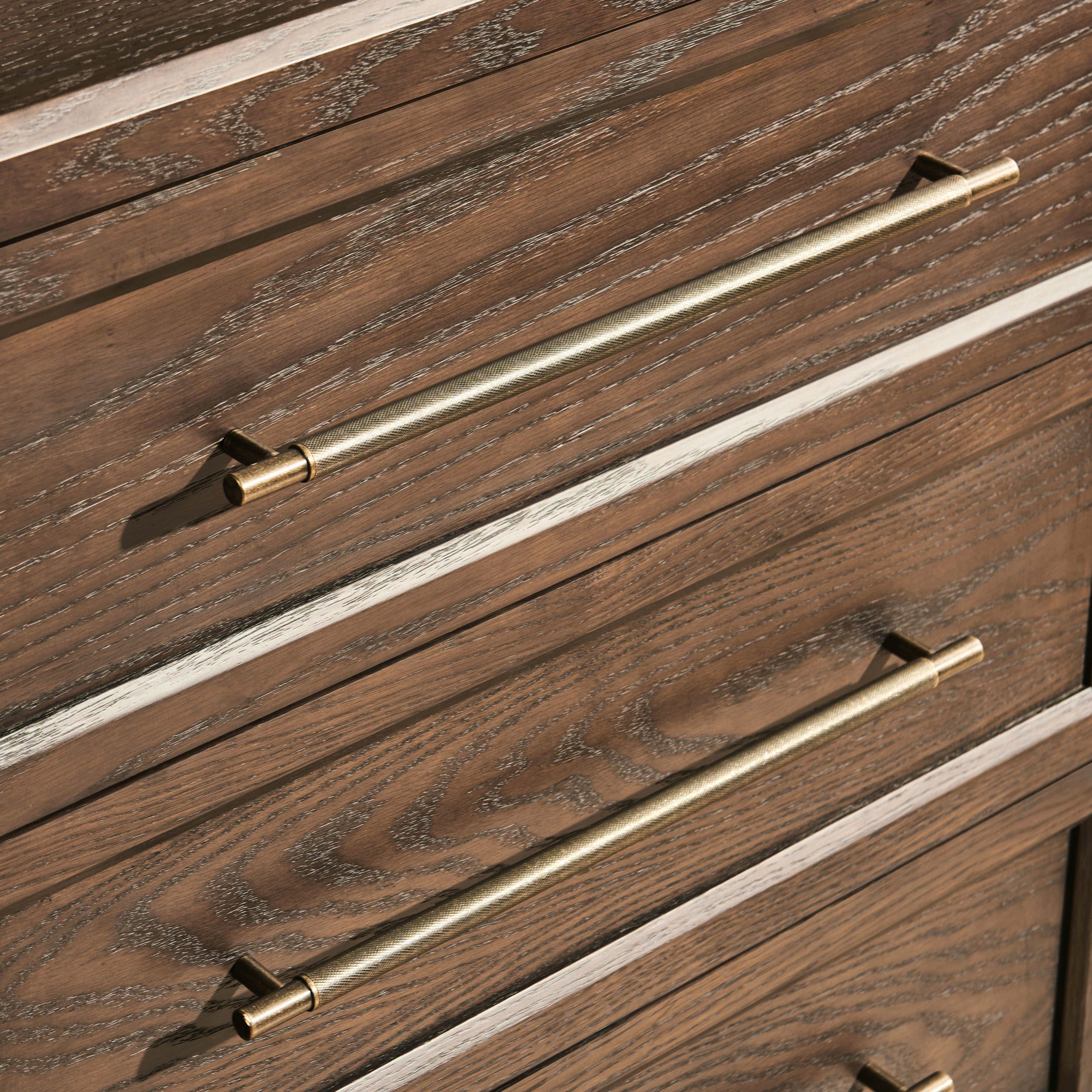 Alvar 126″ Eichenkommode mit 12 Schubladen (4er-Set)