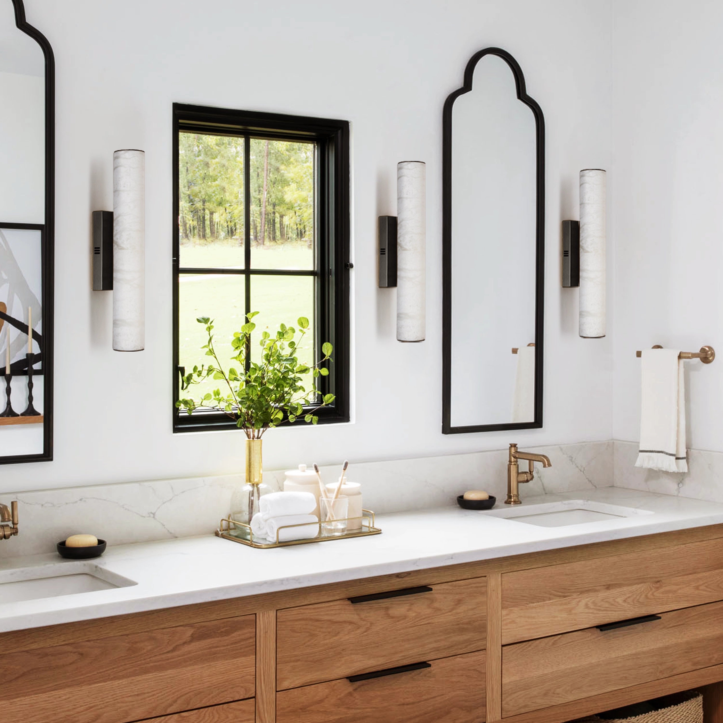 Sylvia Palladian Alabaster Wandleuchte 20"H