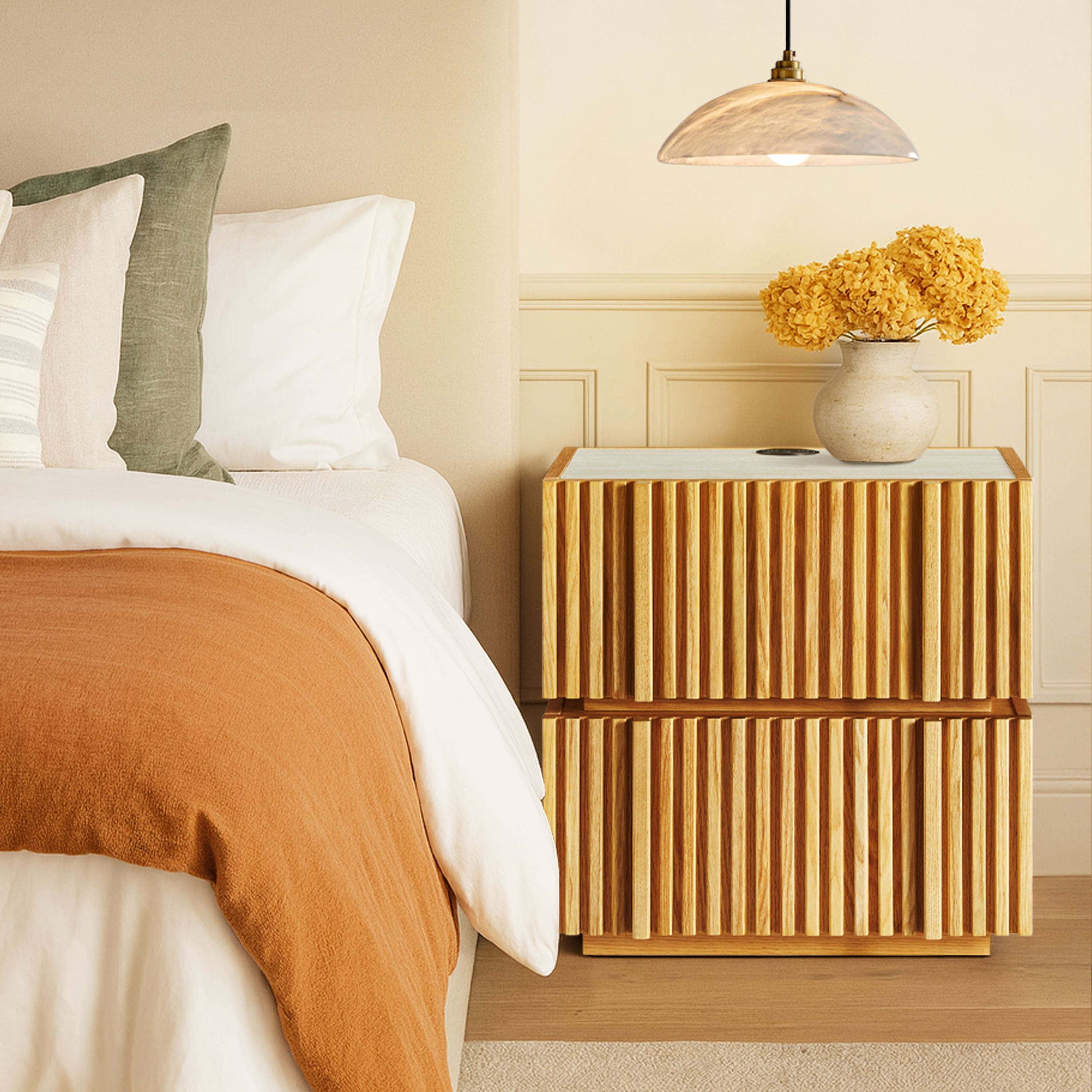 Dadaly Alabaster Moderner kleiner Kunstanhänger 12"D