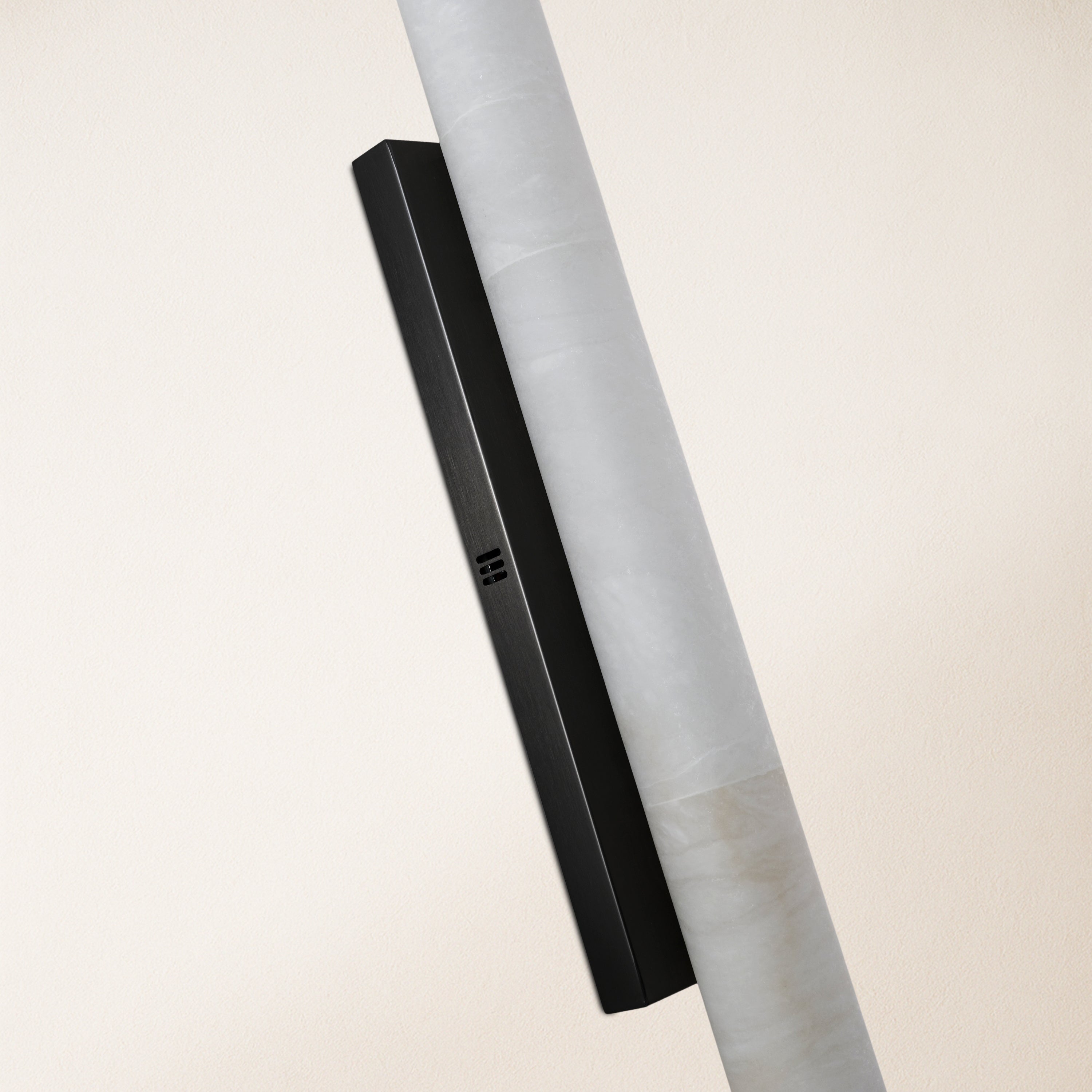 Sylvia Palladian Alabaster Wandleuchte 36"H