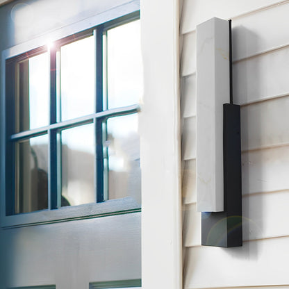 Wasserdichte LED-Wandleuchte im Marmor-Look in Schwarz