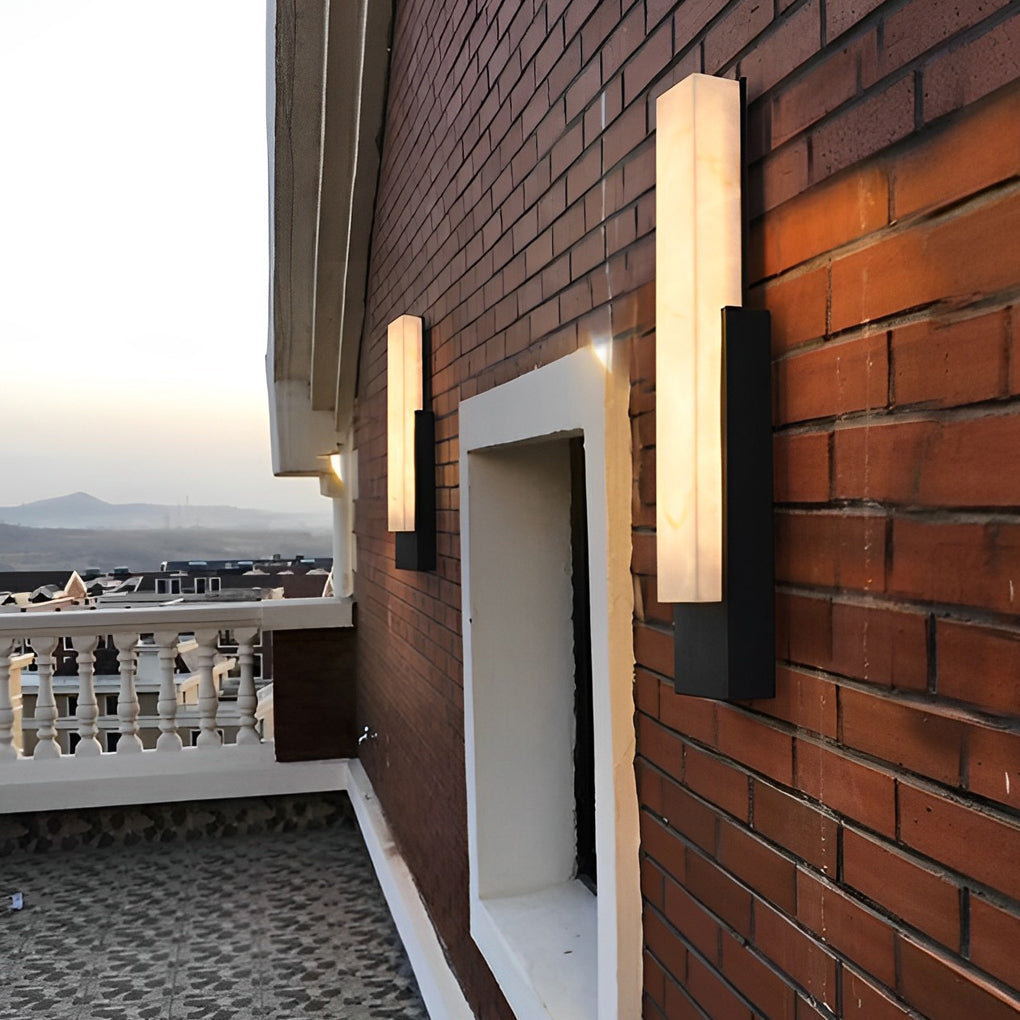 Wasserdichte LED-Wandleuchte im Marmor-Look in Schwarz