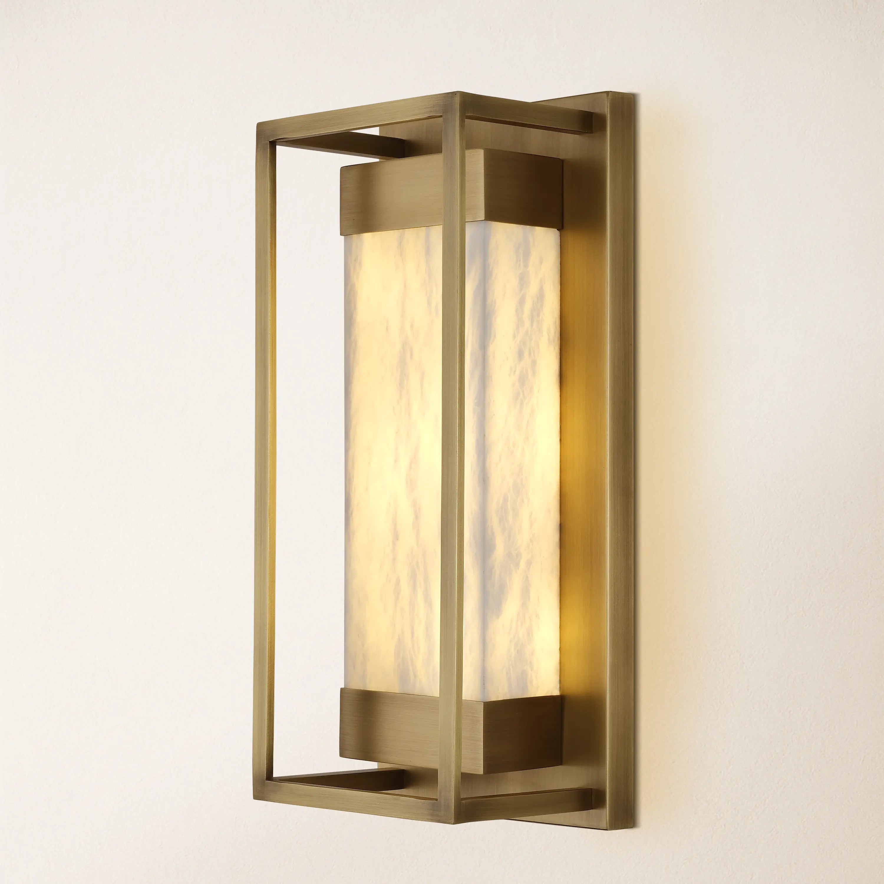 Bravura Alabaster-Wandleuchte, 40,6 cm hoch