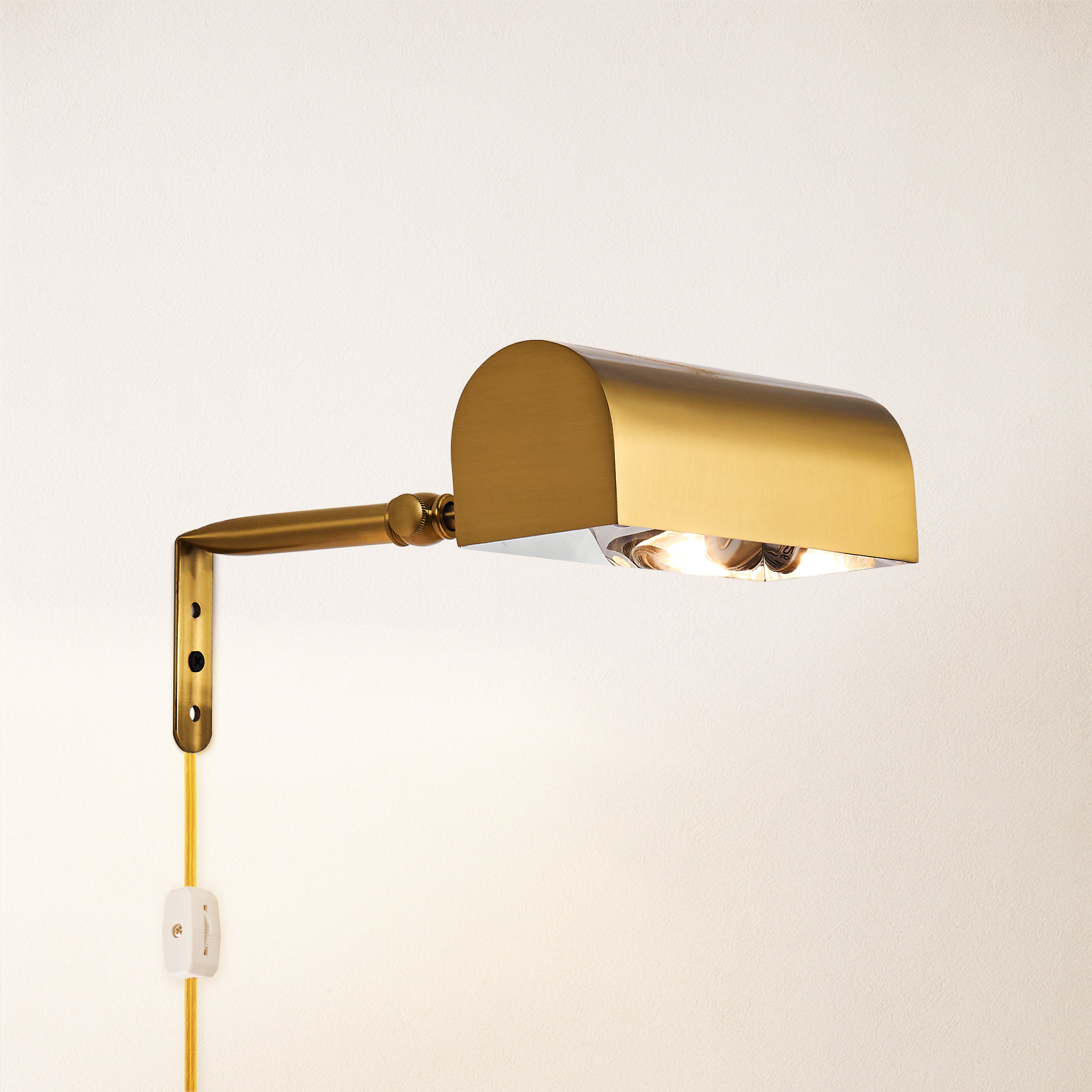 LumiArc Brass Gallery Picture Light 8.1