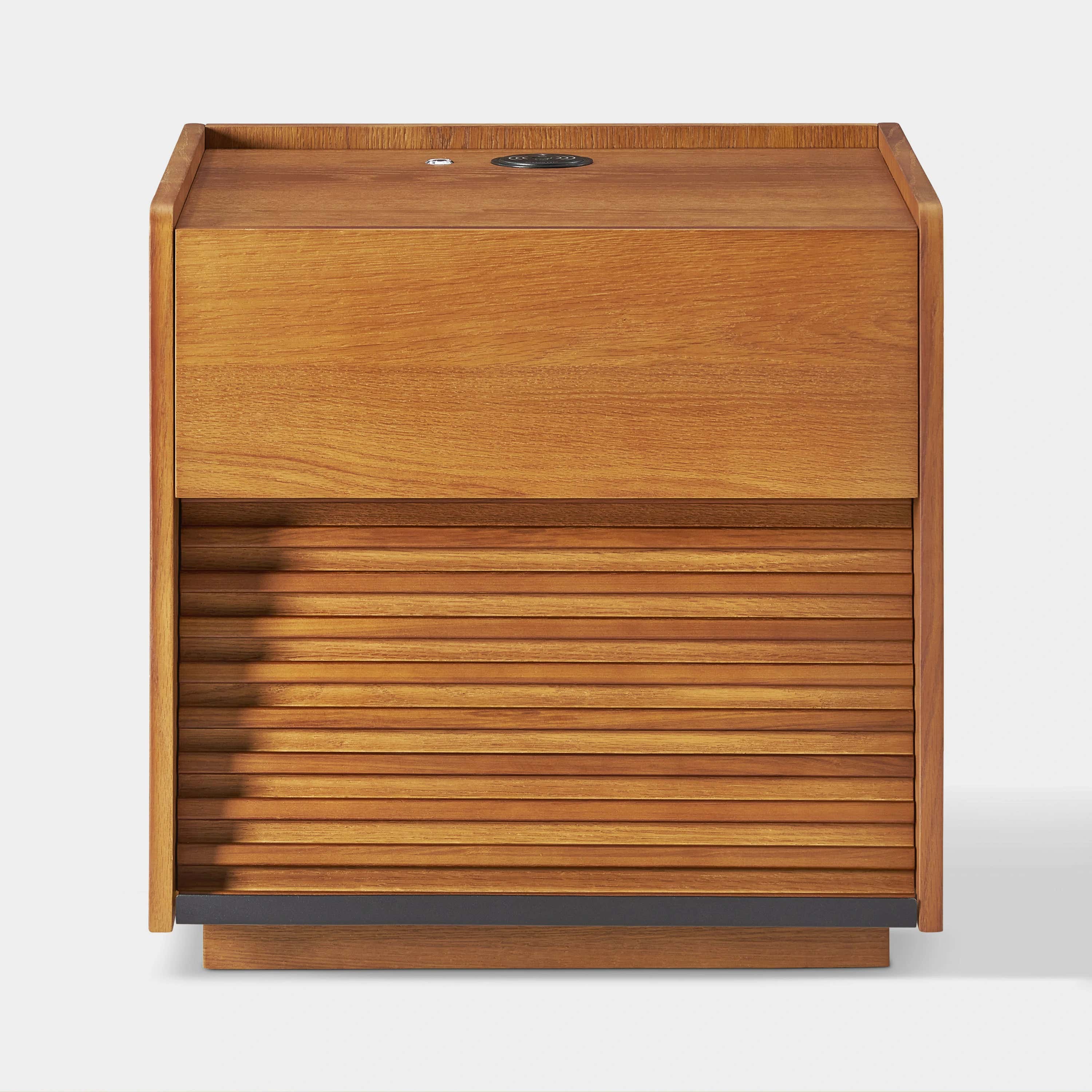 Devon Oak Nightstand 20“W