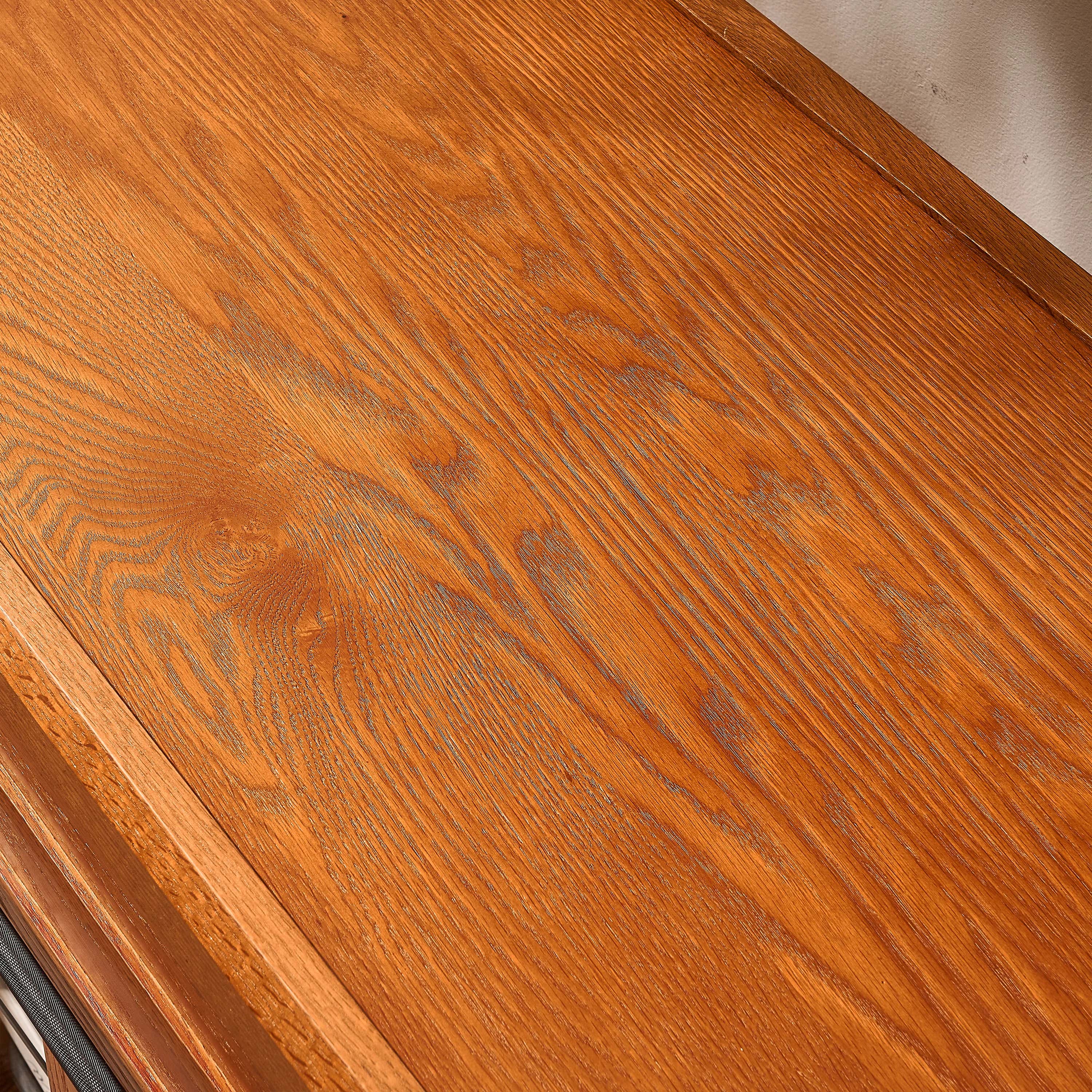 Alvar Sideboard aus gewölbtem Glas aus Eiche, 160 cm breit