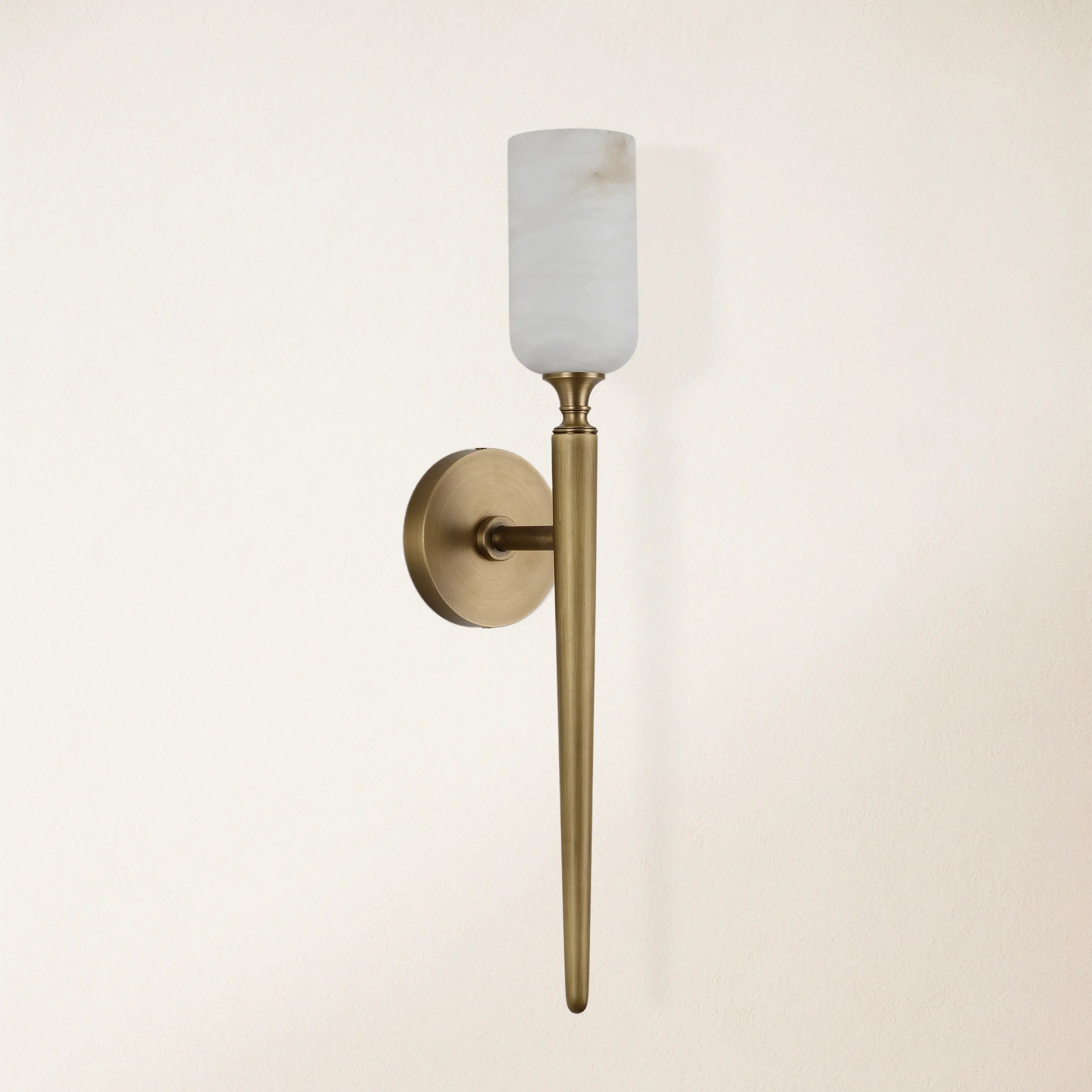 Axis Alabaster 1-flammige Wandleuchte, 55,4 cm hoch