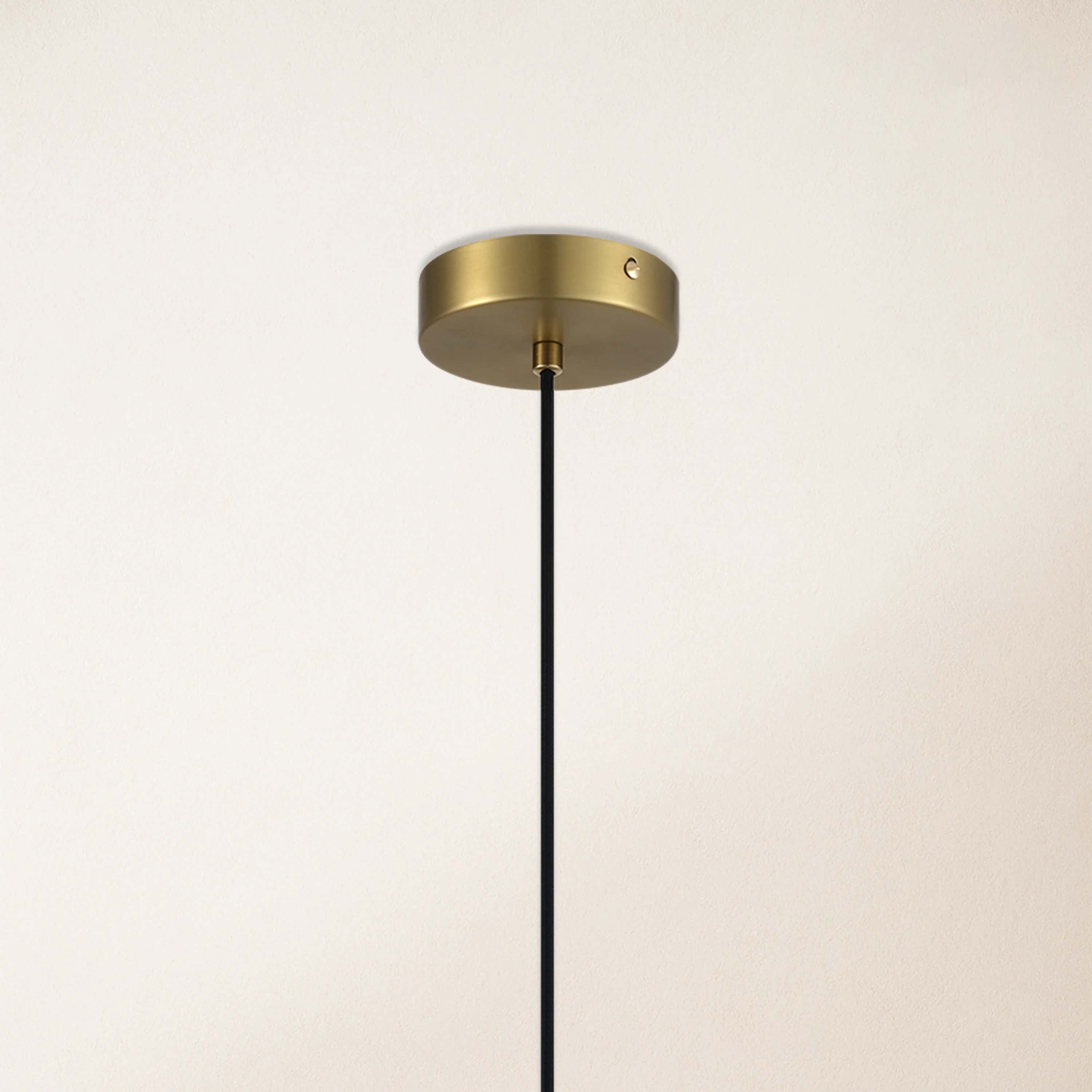 Moderne Anhängerkette Hecate Alabaster, 14 cm Durchmesser