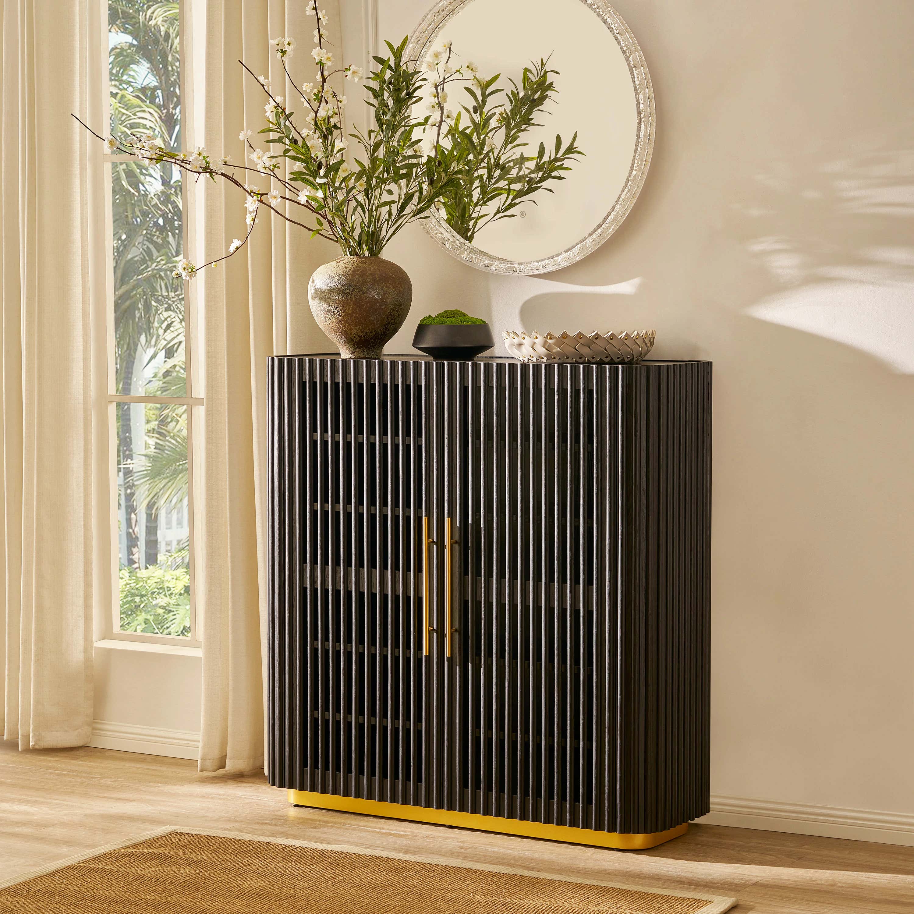 Holton 47"H Eichenholz-Aufbewahrungsschrank