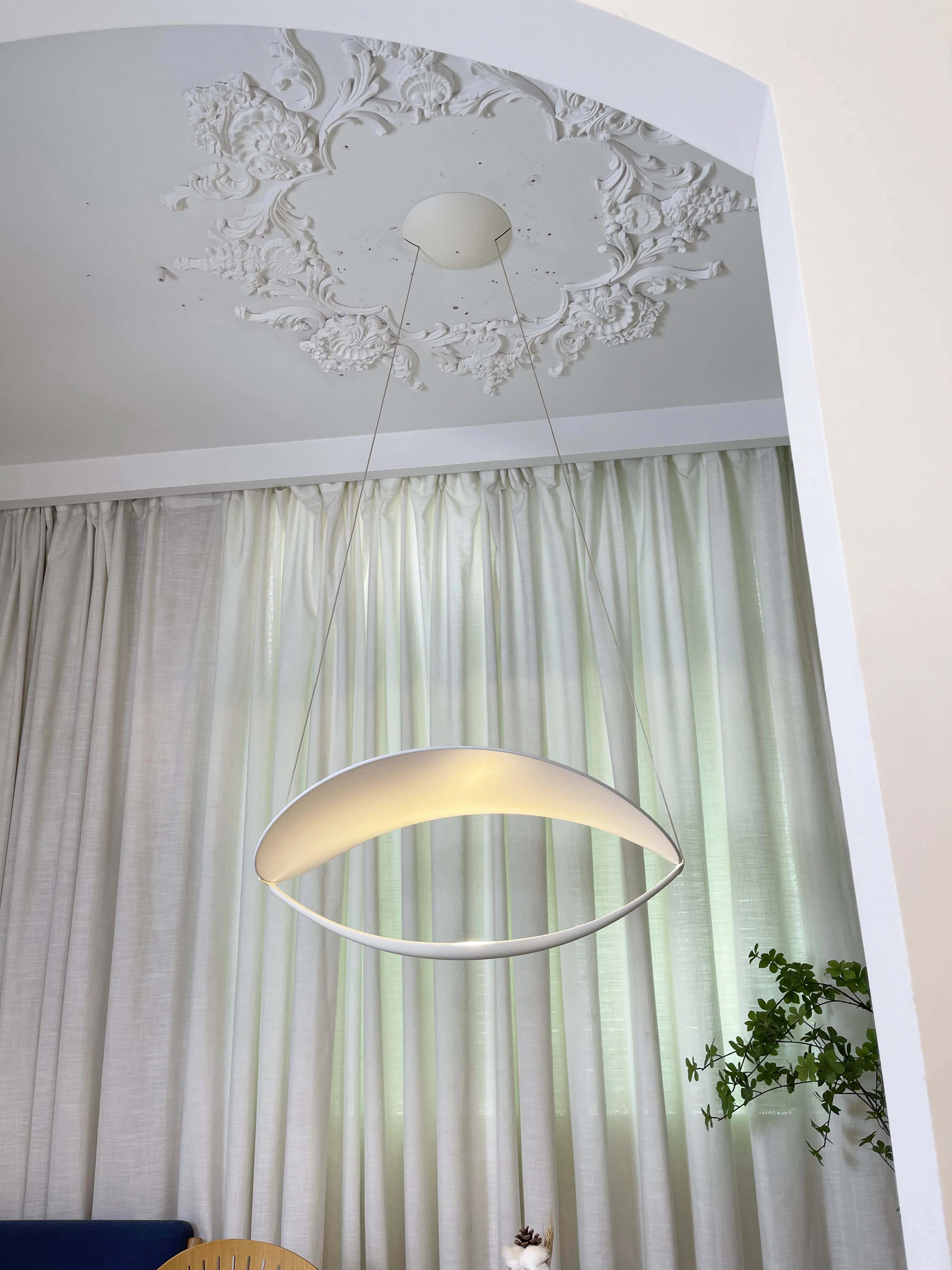 Luvra Floating Arc Pendant Light