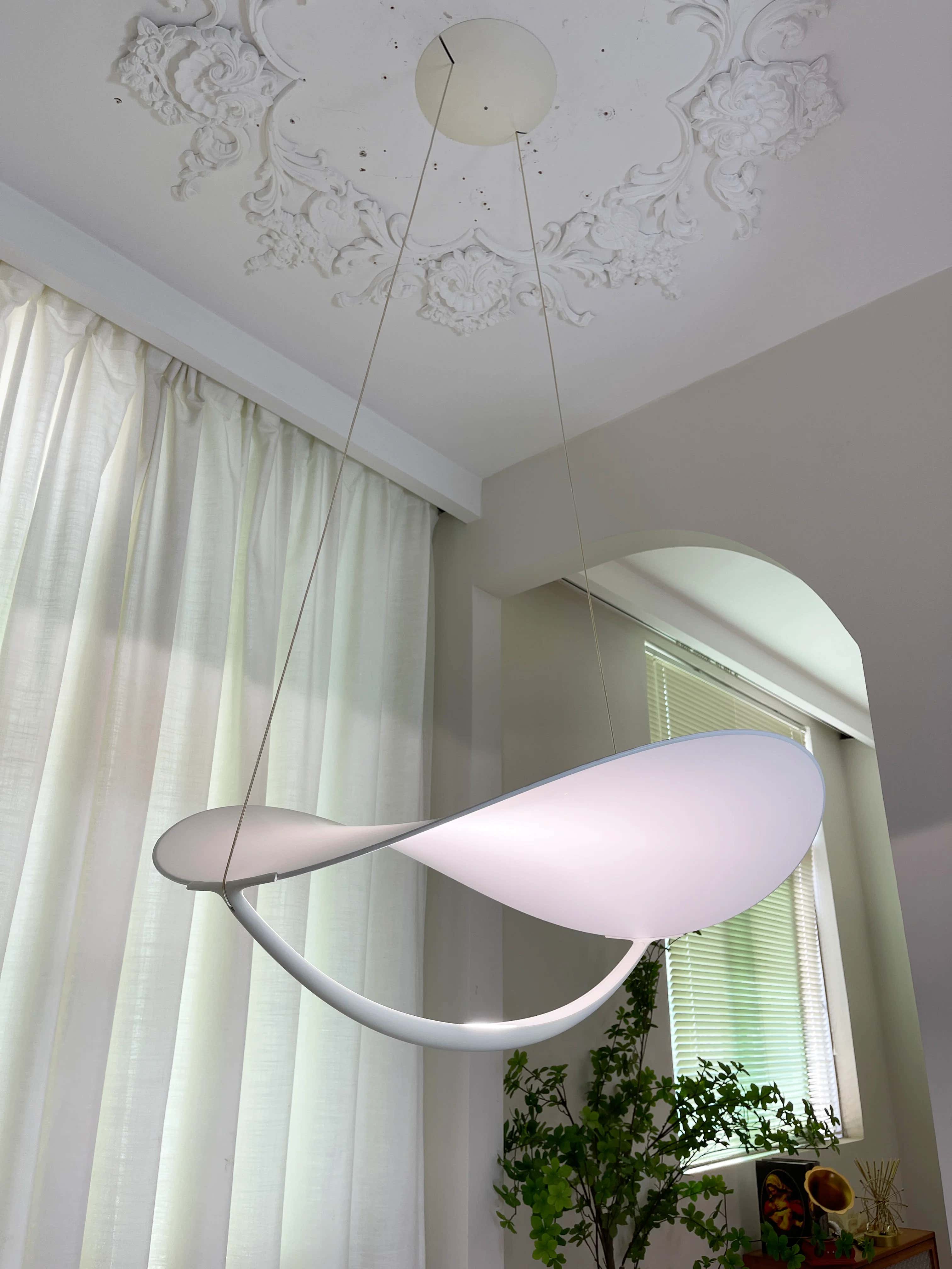 Luvra Floating Arc Pendant Light