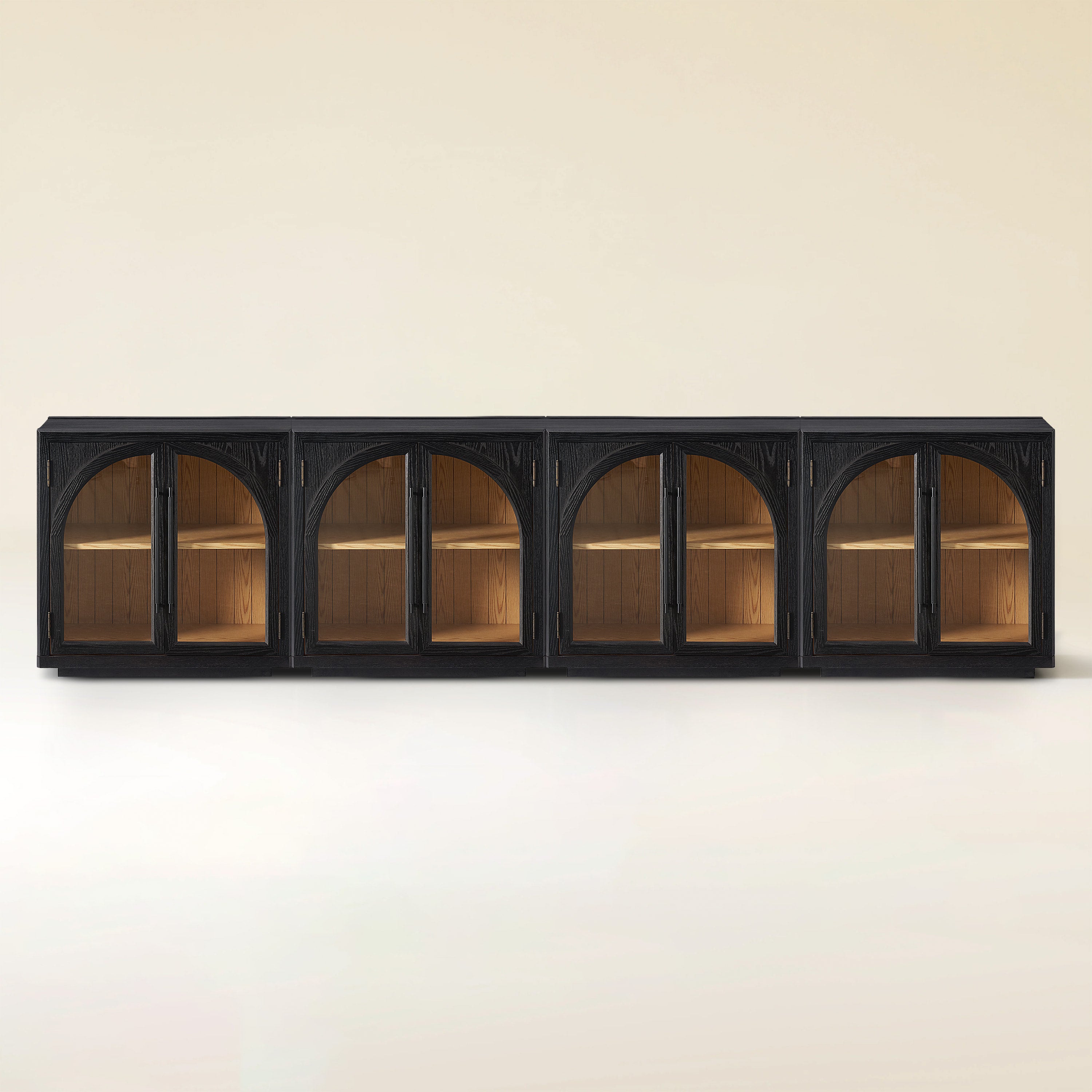 Alvar gewölbte 126″ Medienkonsole aus Eiche (4er-Set)