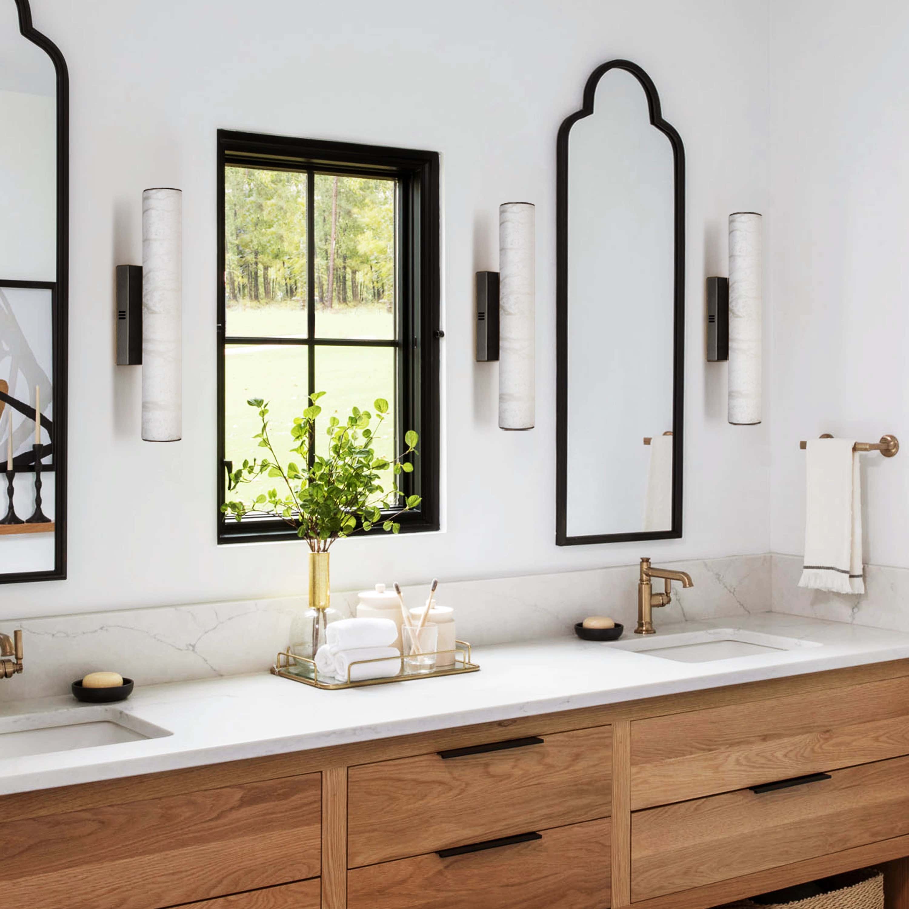 Sylvia Palladian Alabaster Wandleuchte 20"H