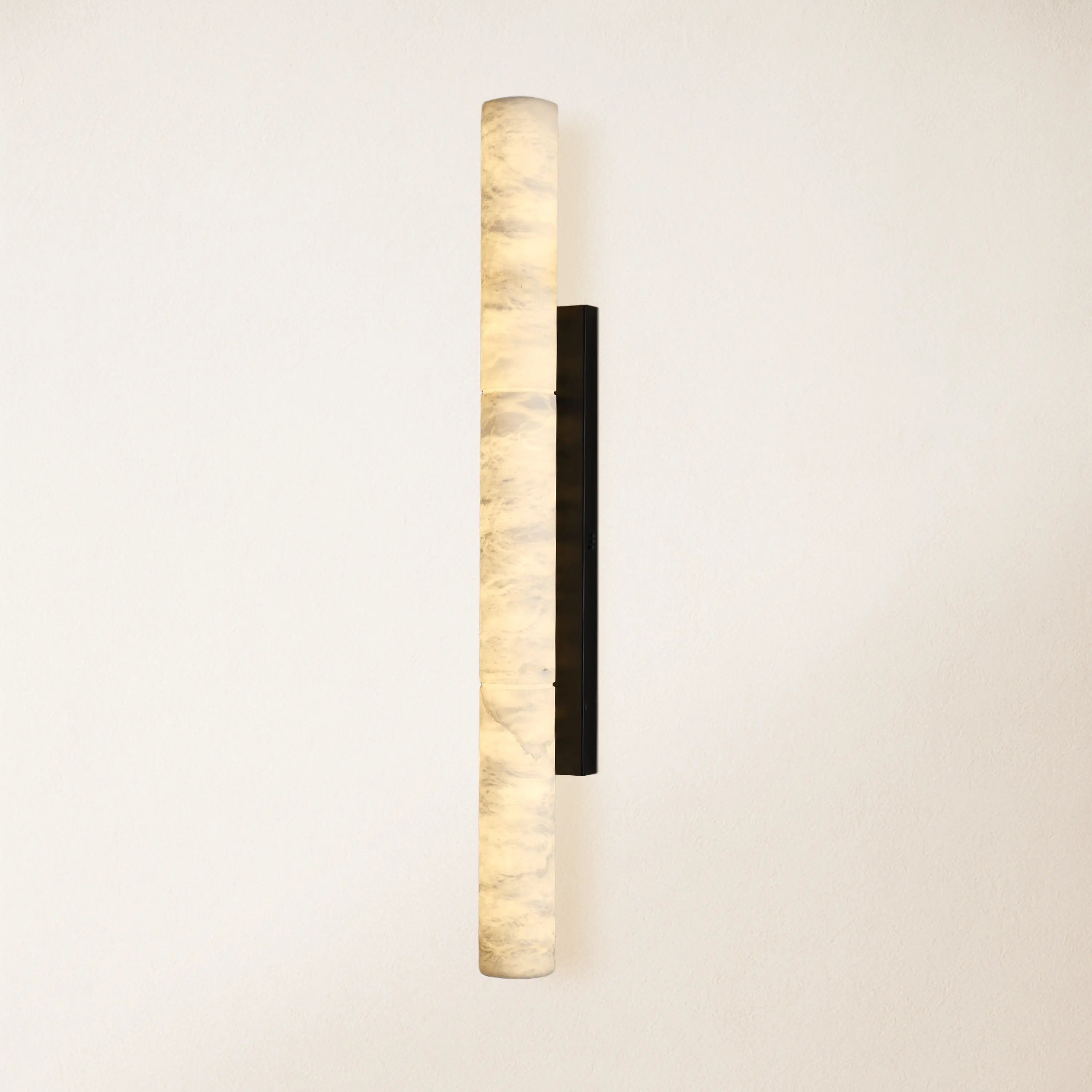 Sylvia Palladian Alabaster Wandleuchte 36"H