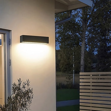 Mattschwarze Wandleuchte mit rechteckiger Veranda-LED-Leuchte für den Außenbereich 