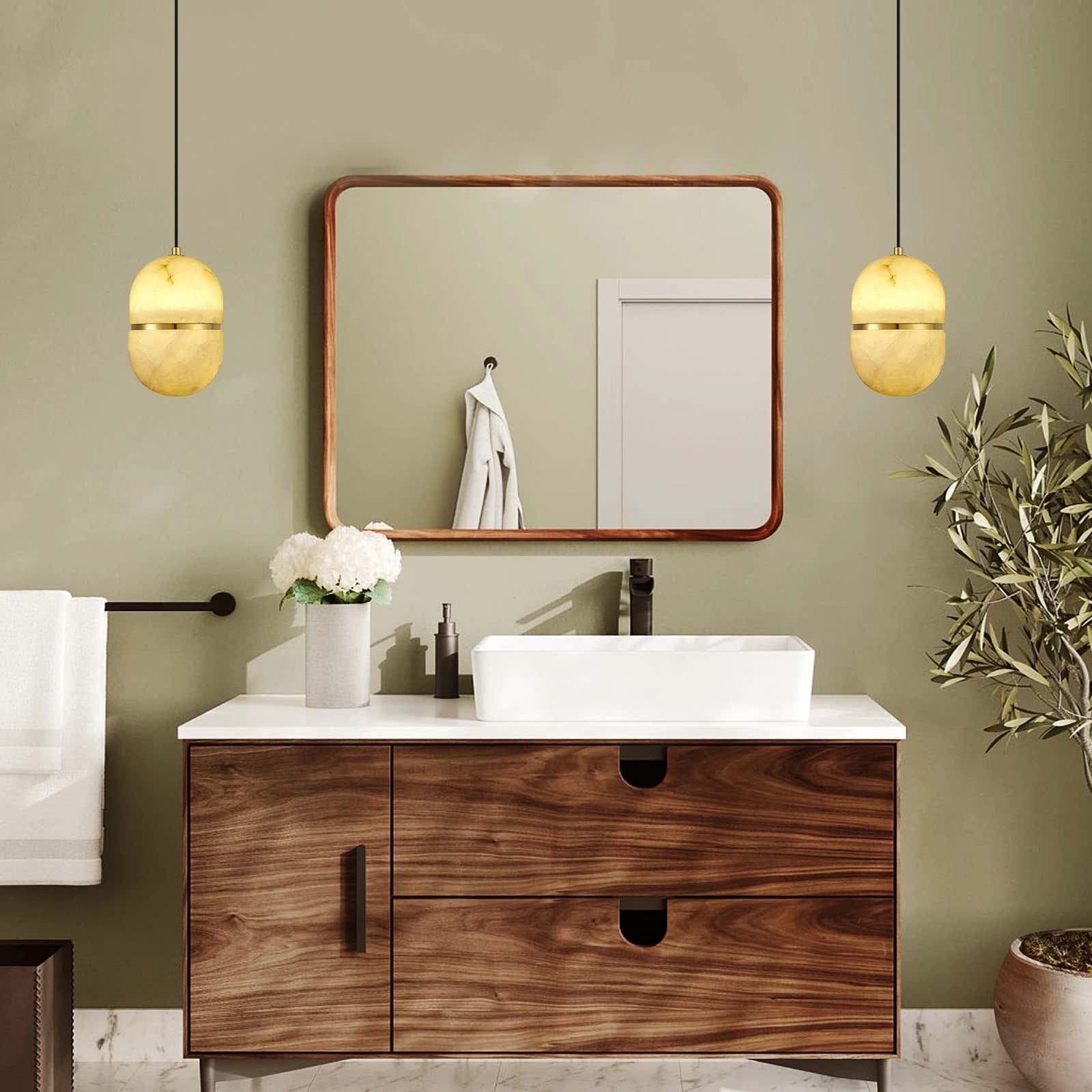 Moderne Anhängerkette Hecate Alabaster, 14 cm Durchmesser